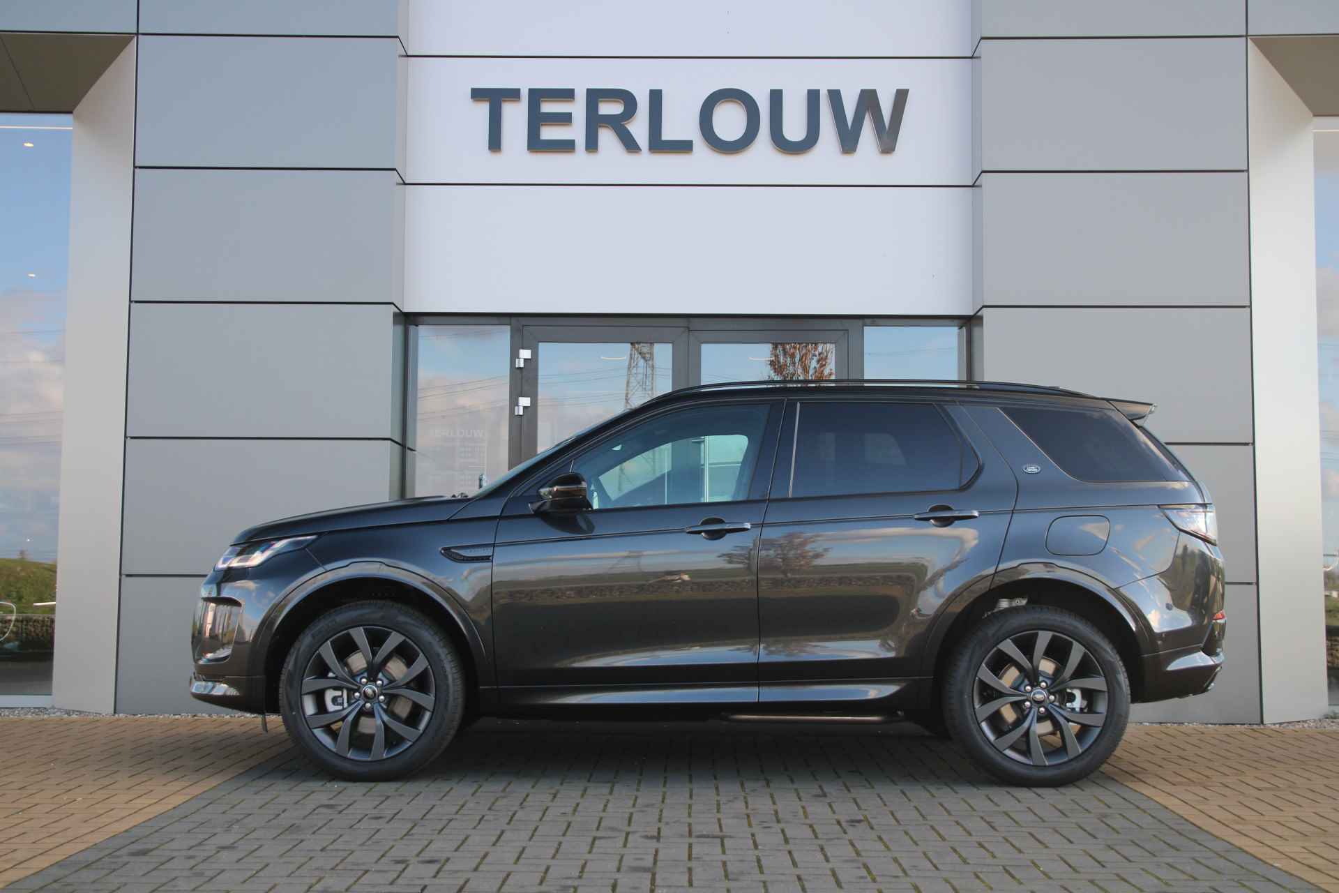 Land Rover Discovery Sport P300e 1.5 R-Dynamic SE - 10/31
