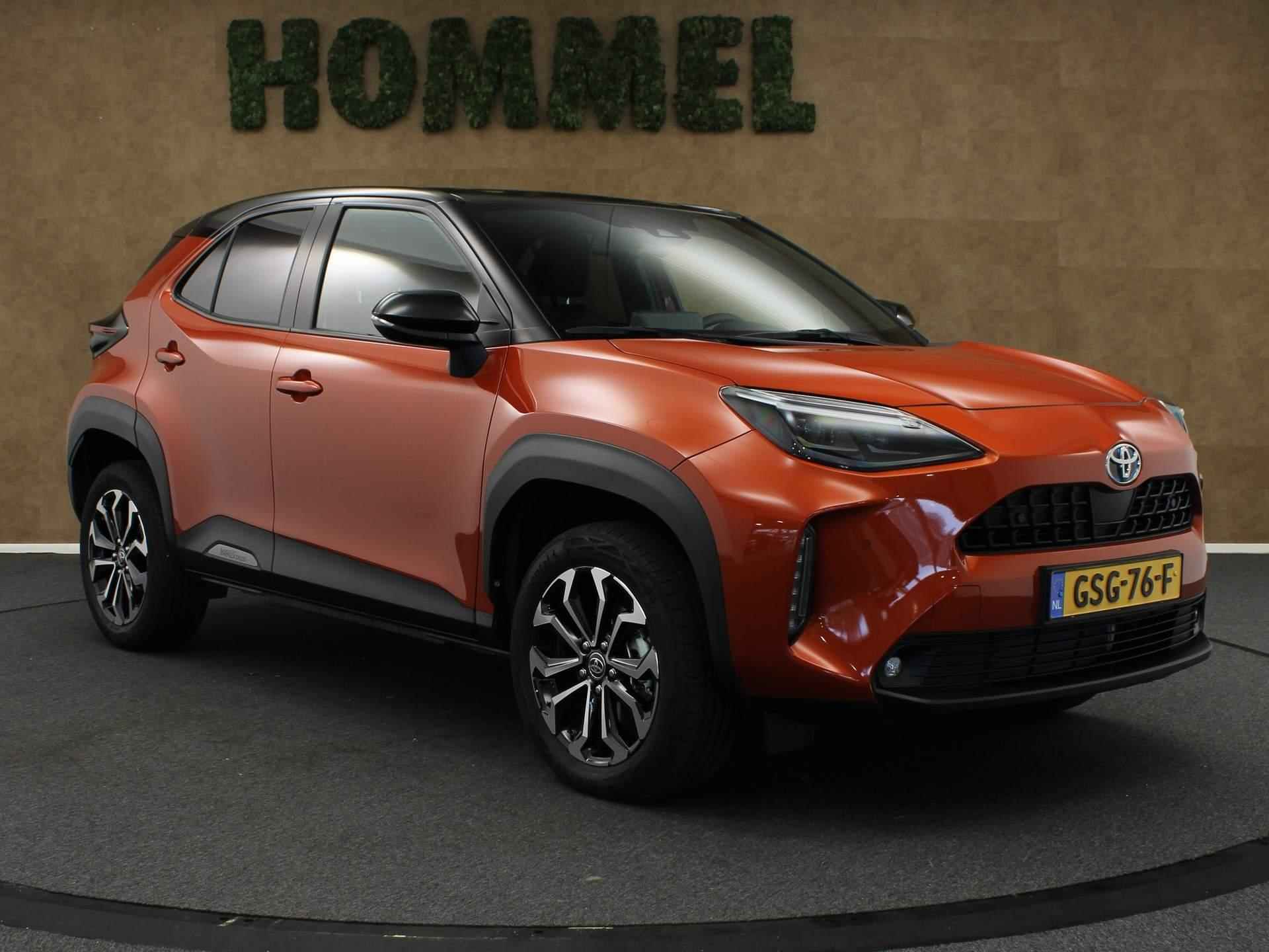 Toyota Yaris Cross 1.5 Hybrid Dynamic - NAVIGATIE - PARKEERSENSOREN VOOR/ ACHTER - DODEHOEK DETECTIE - VOORSTOELEN VERWARMD - VOORRUIT VERWARMD - STUUR VERWARMD - 17 INCH LICHT METALEN VELGEN - ARMSTEUN VOOR - TWO TONE LAK - CLIMATE CONTROL - TELEFOON OPLADER - 6/46