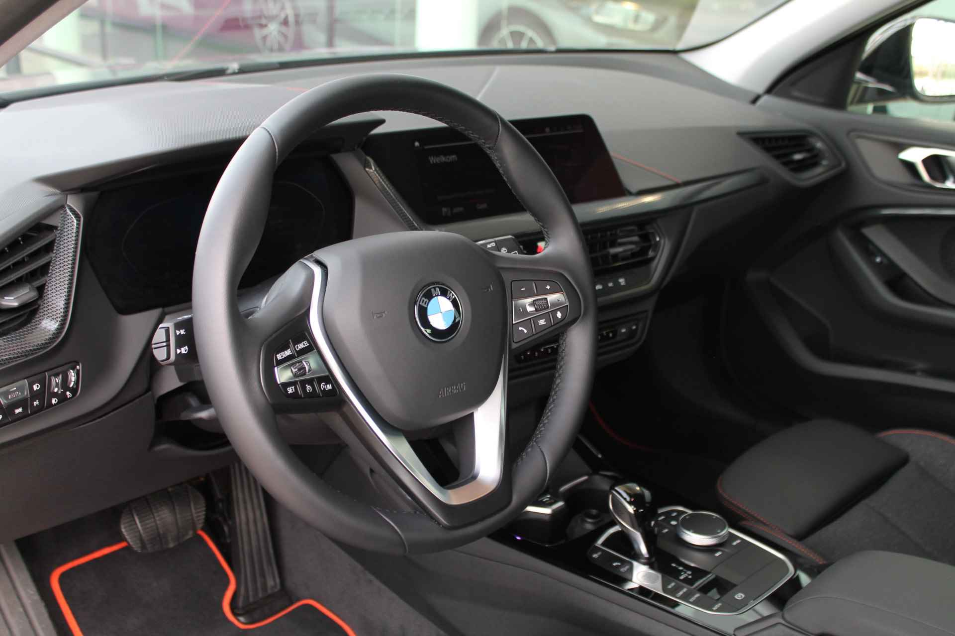BMW 1-serie 118i High Executive Sport Line Auomaat / Trekhaak / Sportstoelen / Cruise Control / LED / Live Cockpit Professional - 8/22