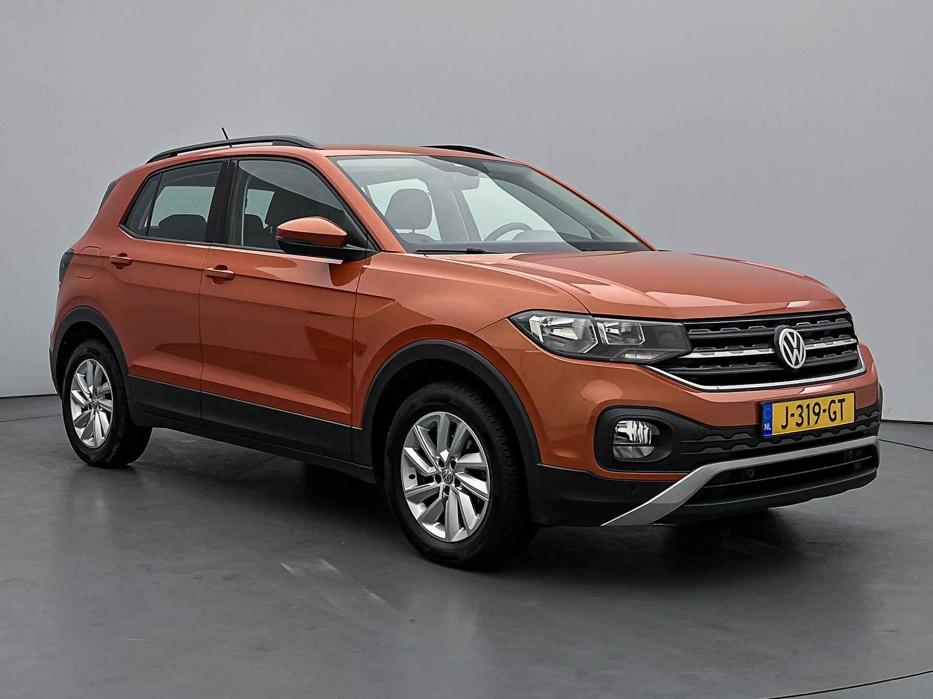 Volkswagen T-Cross SUV Life 95 pk | Navigatie | Parkeersensoren Voor en Achter | Voorstoelen Verwarmd | Dodehoek Detectie | DAB Ontvanger | LED Dagrijverlichting | Climate Control | Adaptieve Cruise Control | 16" Lichtmetalen Velgen | - 4/38