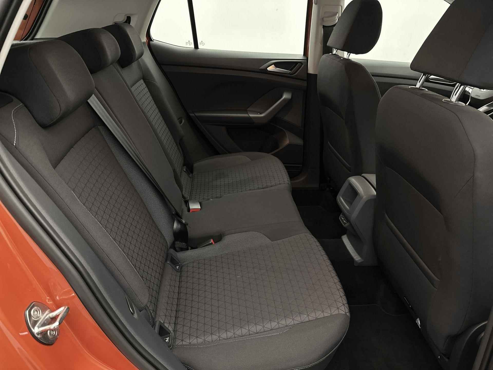 Volkswagen T-Cross SUV Life 95 pk | Navigatie | Parkeersensoren Voor en Achter | Voorstoelen Verwarmd | Dodehoek Detectie | DAB Ontvanger | LED Dagrijverlichting | Climate Control | Adaptieve Cruise Control | 16" Lichtmetalen Velgen | - 27/38