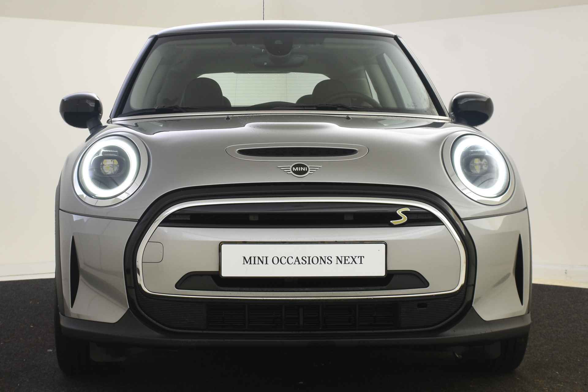 MINI Electric Classic 33 kWh / Sportstoelen / LED / Navigatie / Stoelverwarming / PDC achter / Cruise Control / Driving Assistant - 22/43