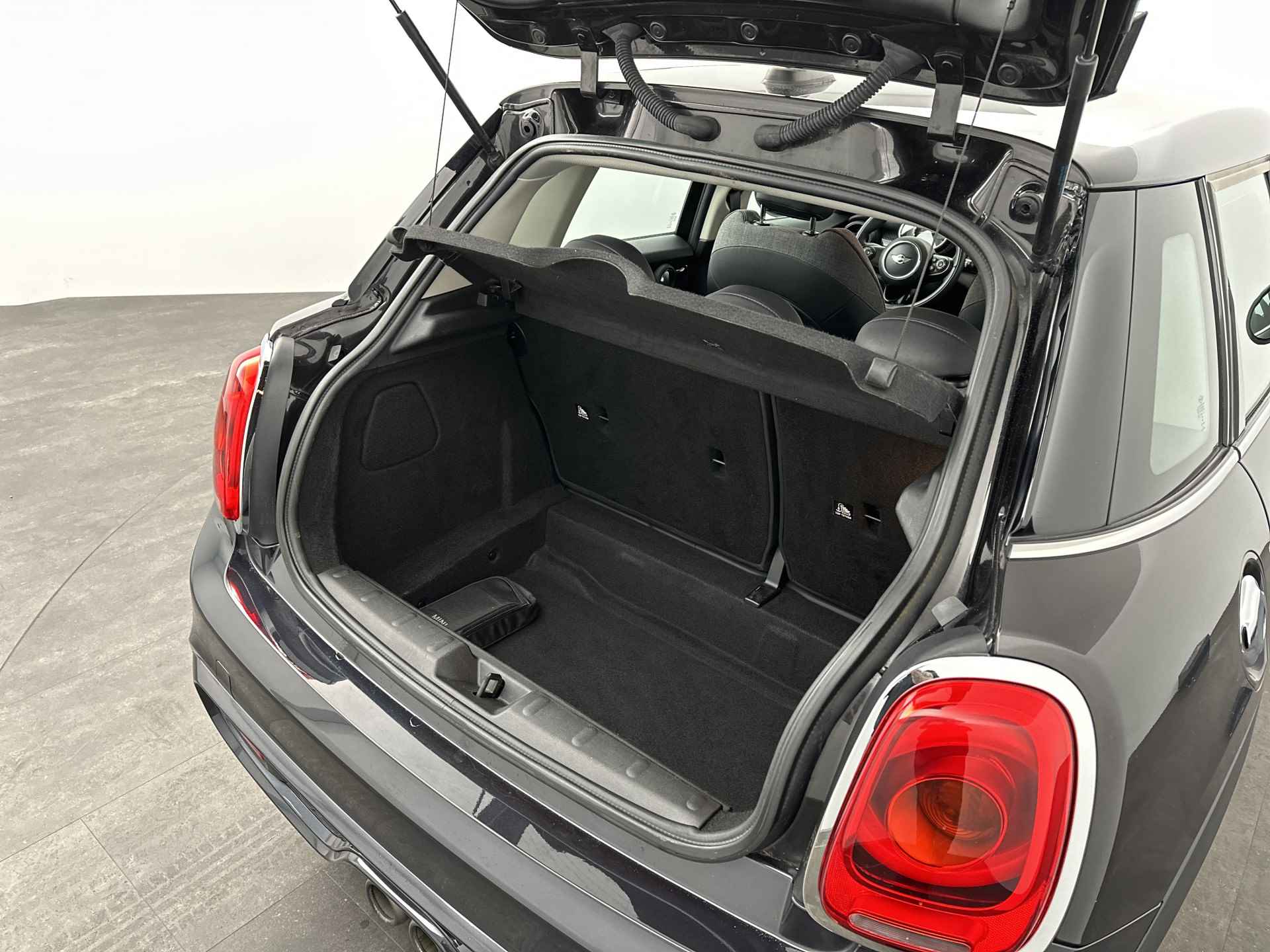 MINI 5-deurs 2.0 Cooper S | Sportstoelen voor | Park Distance Control achter (PDC) | 2-zone aut.airconditioning | LED-koplampen | MINI Navigatiesysteem | - 11/21