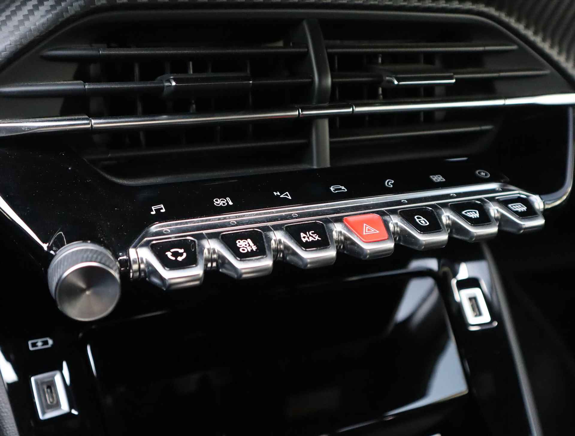 Peugeot e-208 GT EV 50kWh 136PK Automaat, Rijklaarprijs, Navigatie Adaptive Cruise Control DAB+ - 28/73