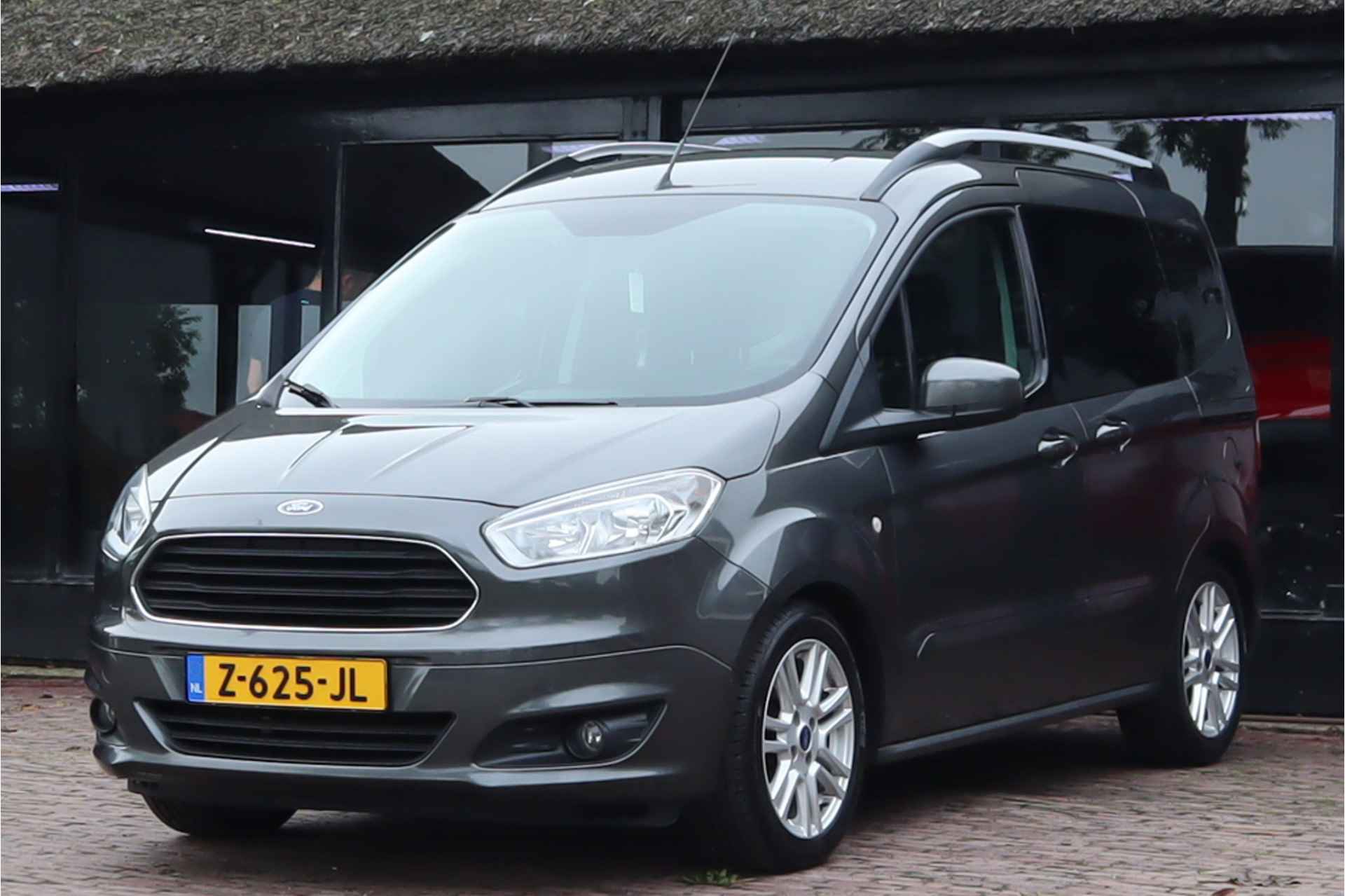 Ford Tourneo Courier 1.0 Titanium | Lichtmetalen velgen | Trekhaak | Cruise control | Stoelverwarming - 22/29