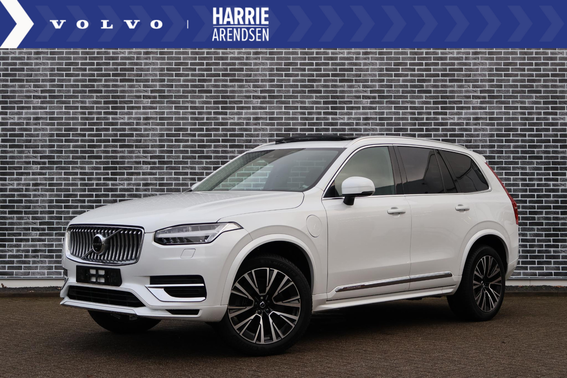 Volvo XC90 2.0 T8 Recharge AWD Inscription | Panoramadak | Head-up Display | Trekhaak | Harman Kardon Audio | 360 Parkeercamera | Stoel/Stuurverwarming | Standkachel | Actieve LED koplampen | 21 inch velgen |