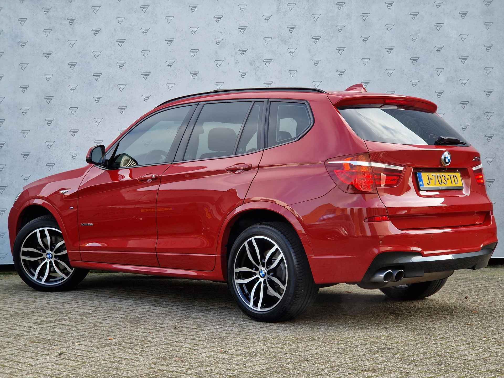 BMW X3 xDrive28i High Executive Automaat | Panoramadak | Sport-Leder | Clima | Camera | PDC | Memory Seat | Cruise | Licht- en Regensensor | - 3/26