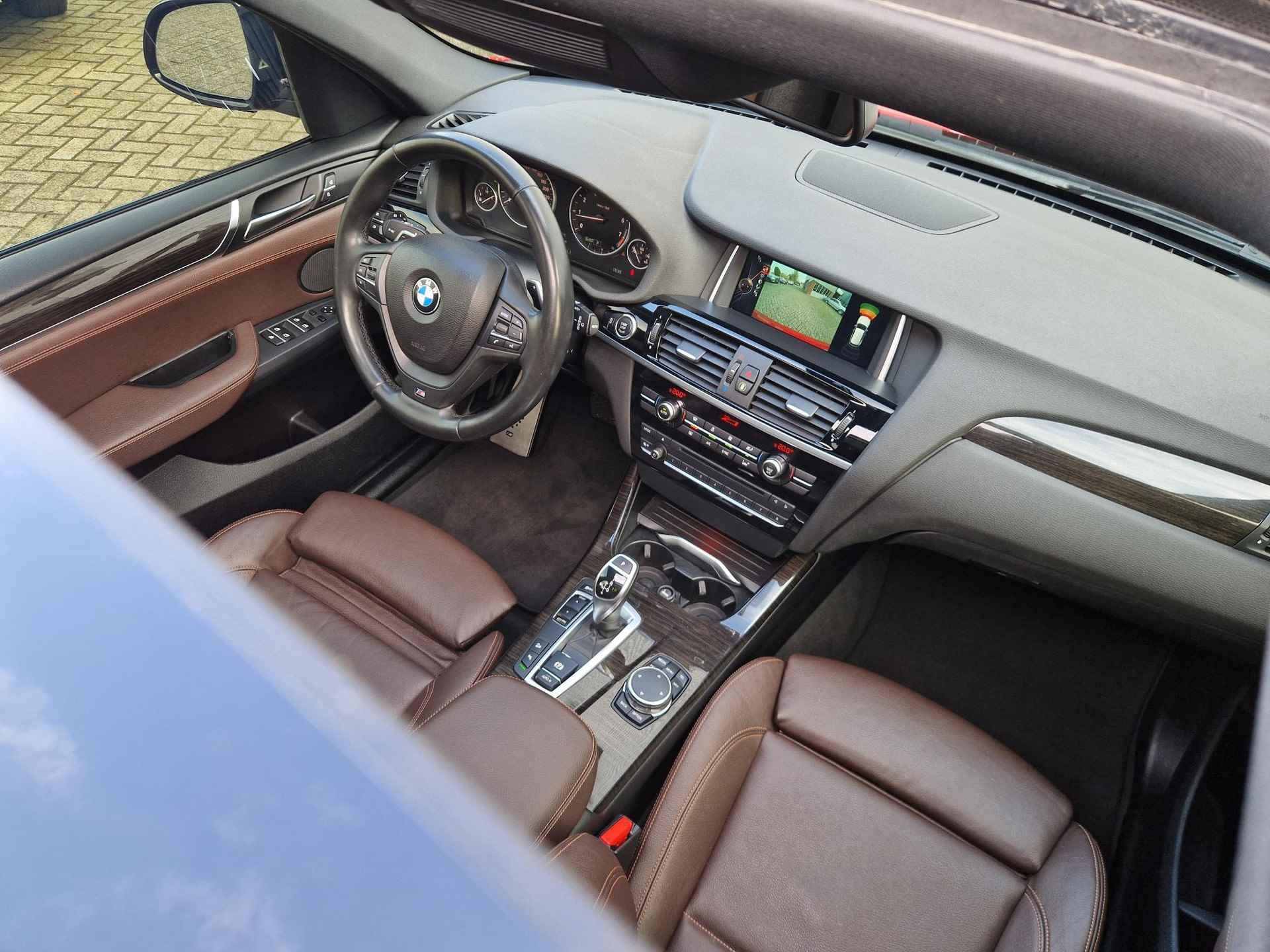 BMW X3 xDrive28i High Executive Automaat | Panoramadak | Sport-Leder | Clima | Camera | PDC | Memory Seat | Cruise | Licht- en Regensensor | - 10/26