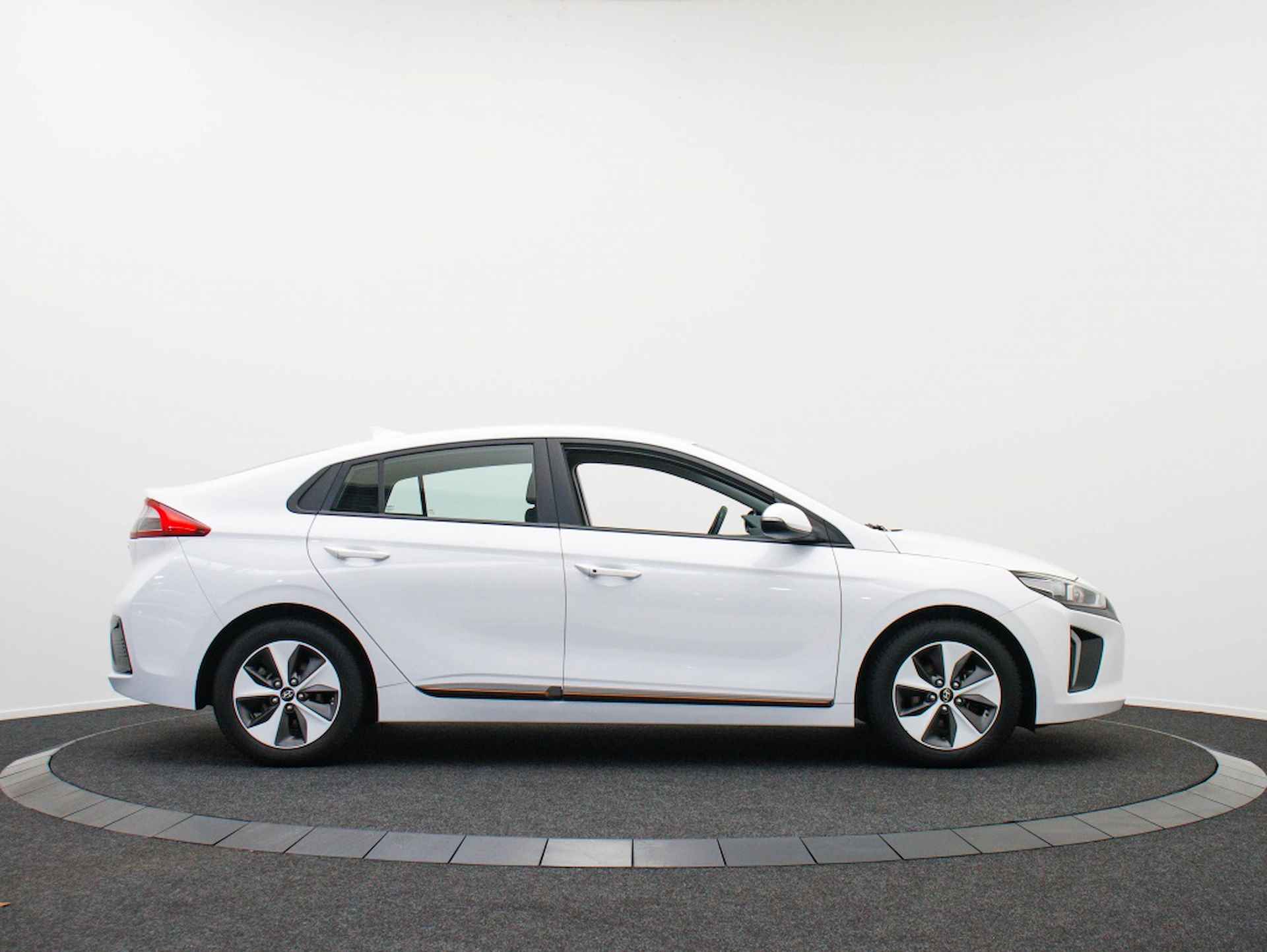 Hyundai IONIQ Comfort EV | Navigatie | Camera | Adapt. Cruise control - 6/46