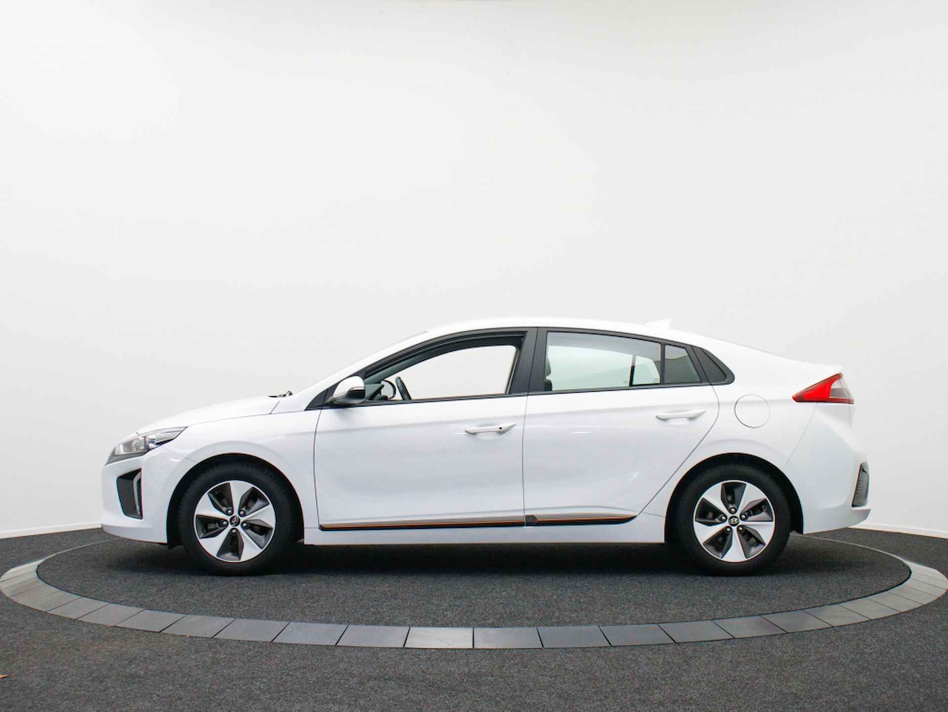 Hyundai IONIQ Comfort EV | Navigatie | Camera | Adapt. Cruise control - 10/46