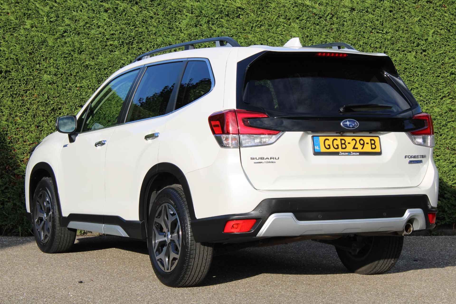 Subaru Forester 2.0i e-BOXER Luxury | Stoelverwarming | Keyless entry | elektrisch verstelbare stoelen | achteruitrijcamera | - 3/24