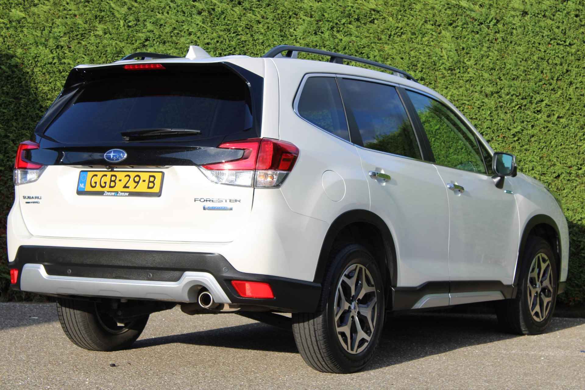 Subaru Forester 2.0i e-BOXER Luxury | Stoelverwarming | Keyless entry | elektrisch verstelbare stoelen | achteruitrijcamera | - 5/24