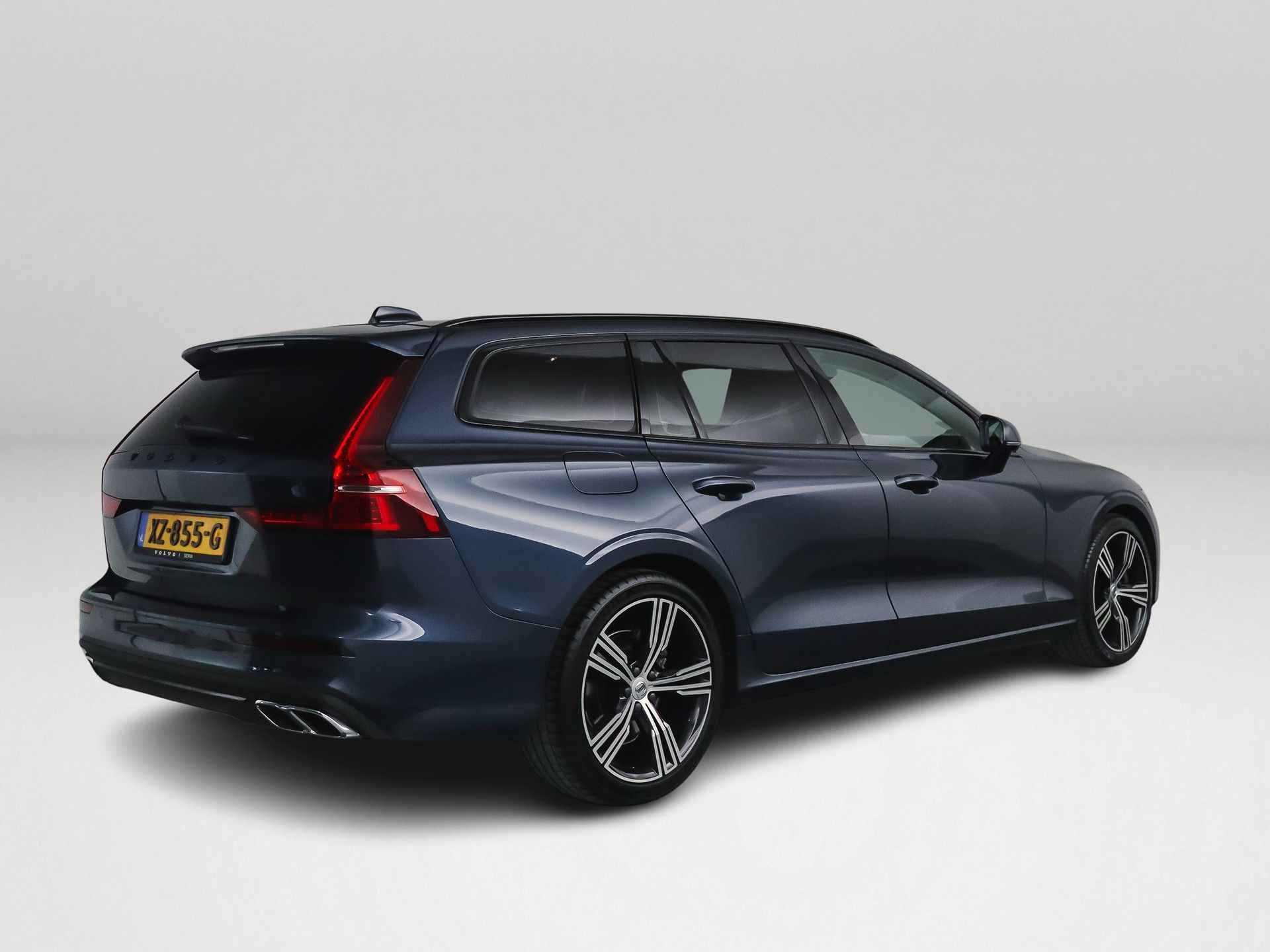 Volvo V60 D4 Aut. Momentum | Panoramadak | Harman Kardon | Head-up display | Parkeercamera - 3/39