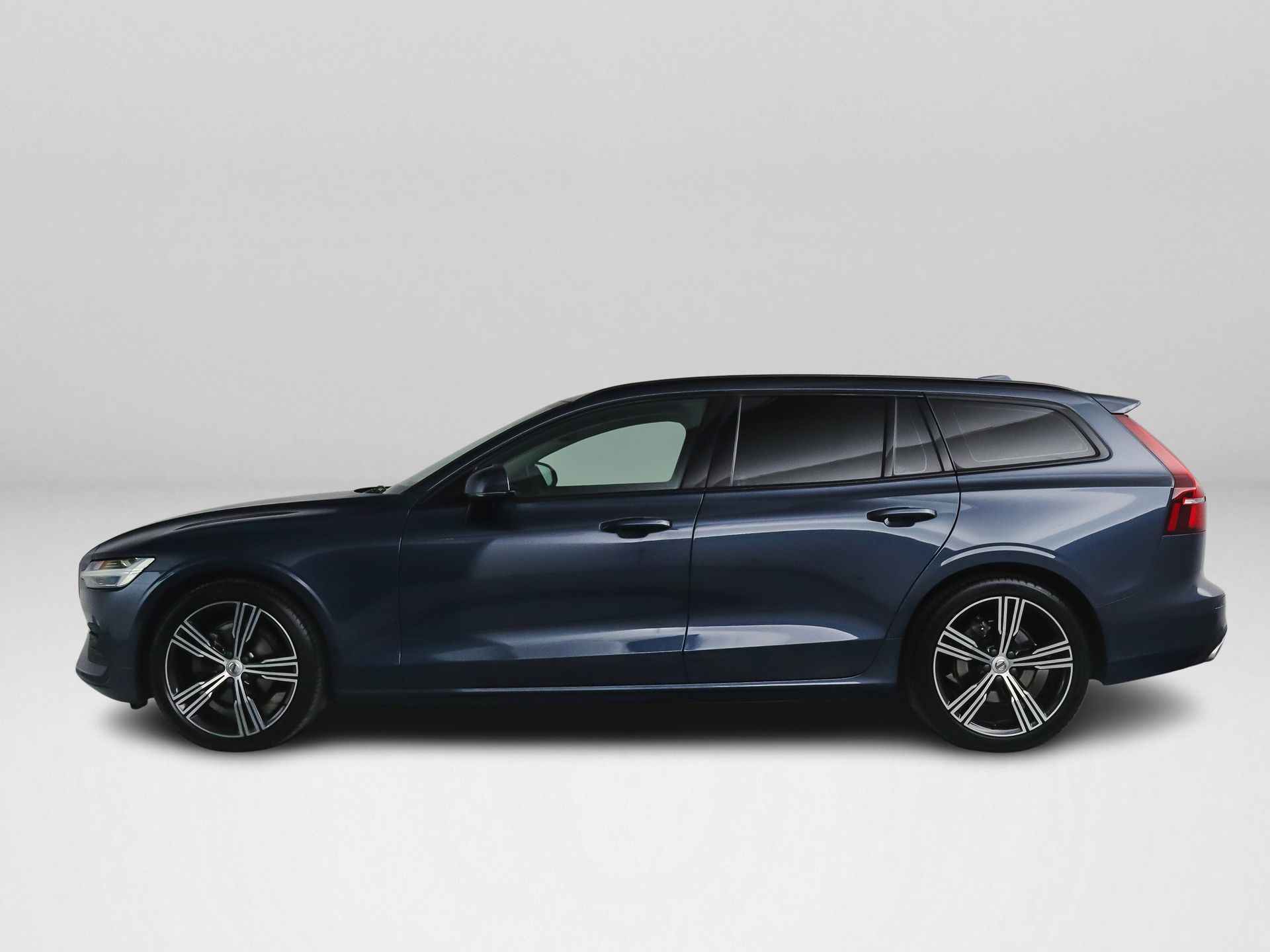 Volvo V60 D4 Aut. Momentum | Panoramadak | Harman Kardon | Head-up display | Parkeercamera - 4/39