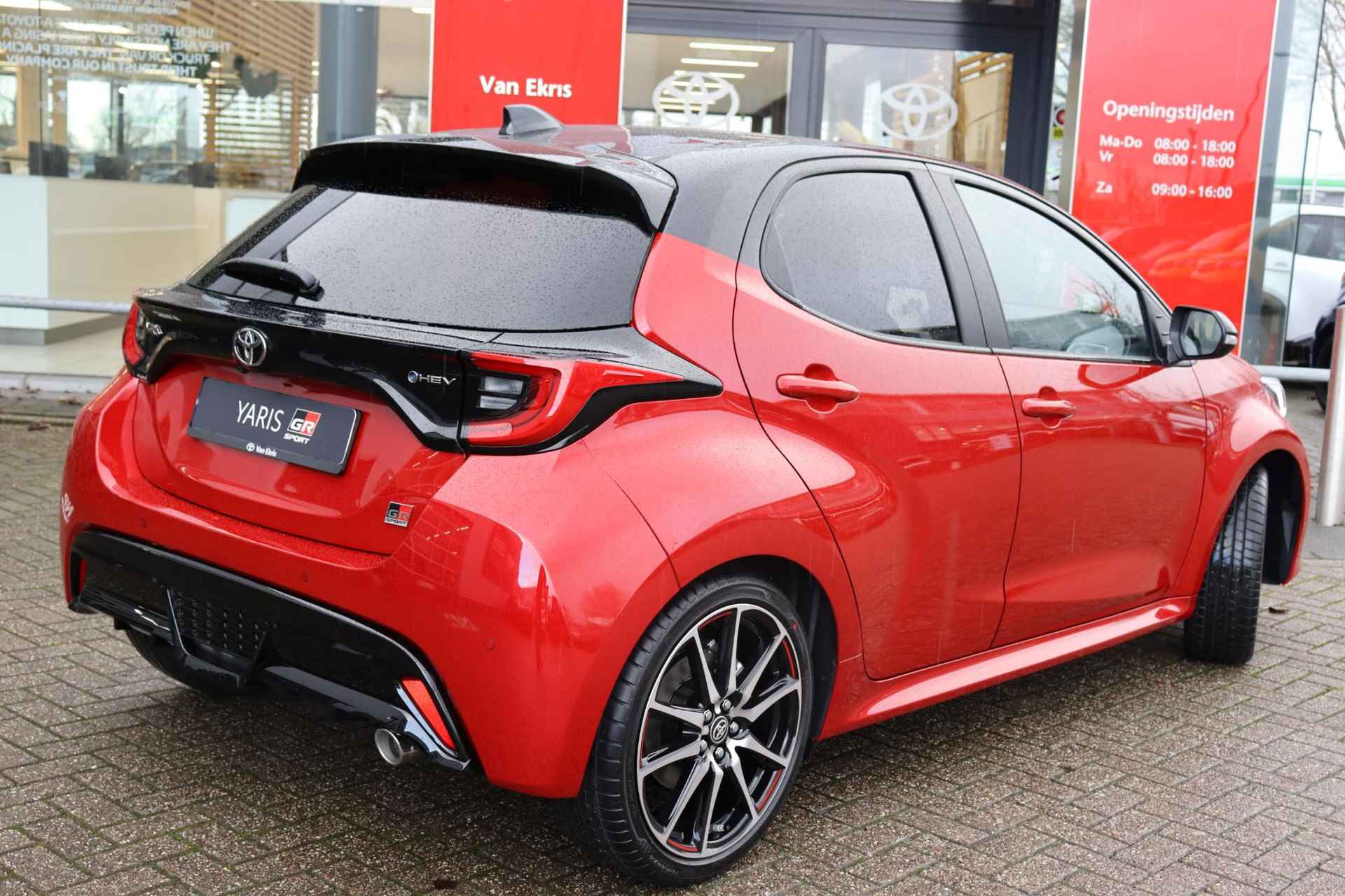 Toyota Yaris 1.5 Hybrid 130 GR Sport, GR Plus Pack , Nieuw, Uit voorraad leverbaar - 3/37