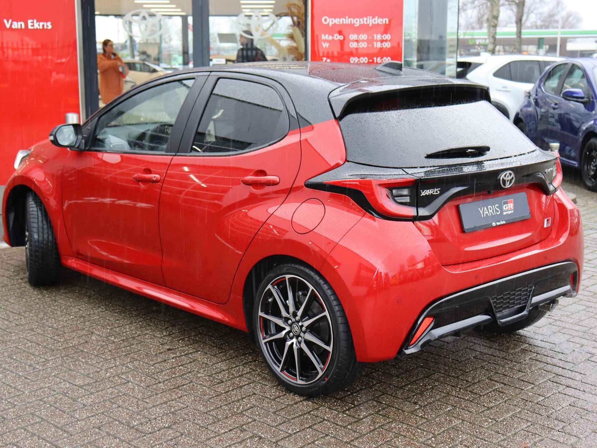 Toyota Yaris 1.5 Hybrid 130 GR Sport, GR Plus Pack , Nieuw, Uit voorraad leverbaar - 4/37