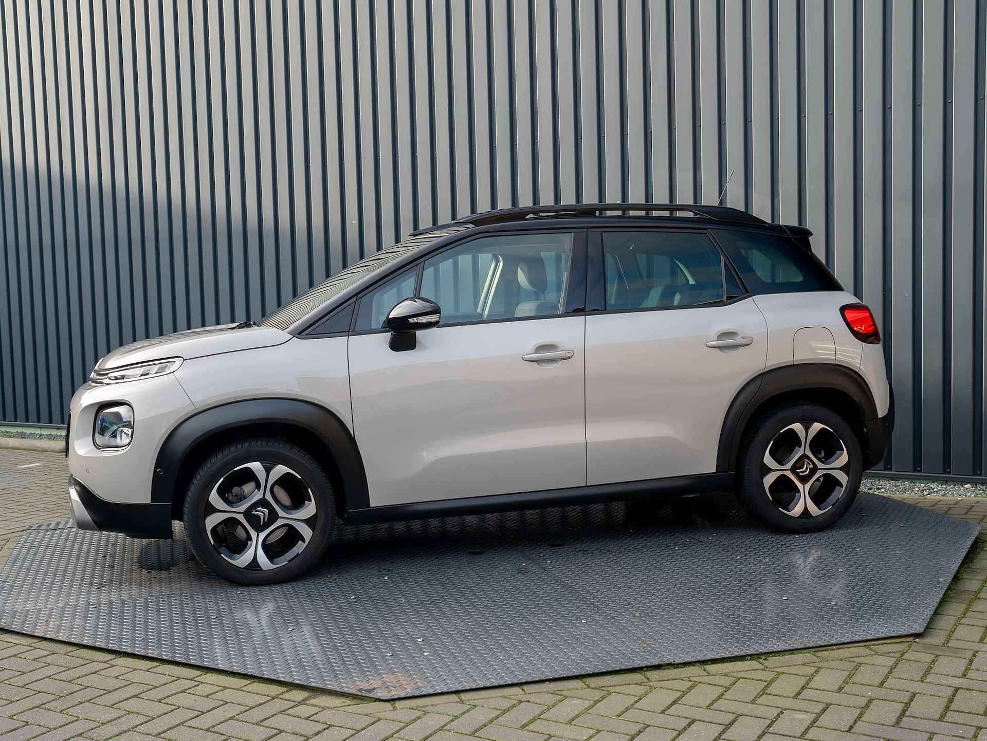 Citroën C3 Aircross 1.2 PureTech S&S Shine | Panodak | Trekhaak afnb. | Head Up | Stoelverw. | Prijs Rijklaar!! - 3/52