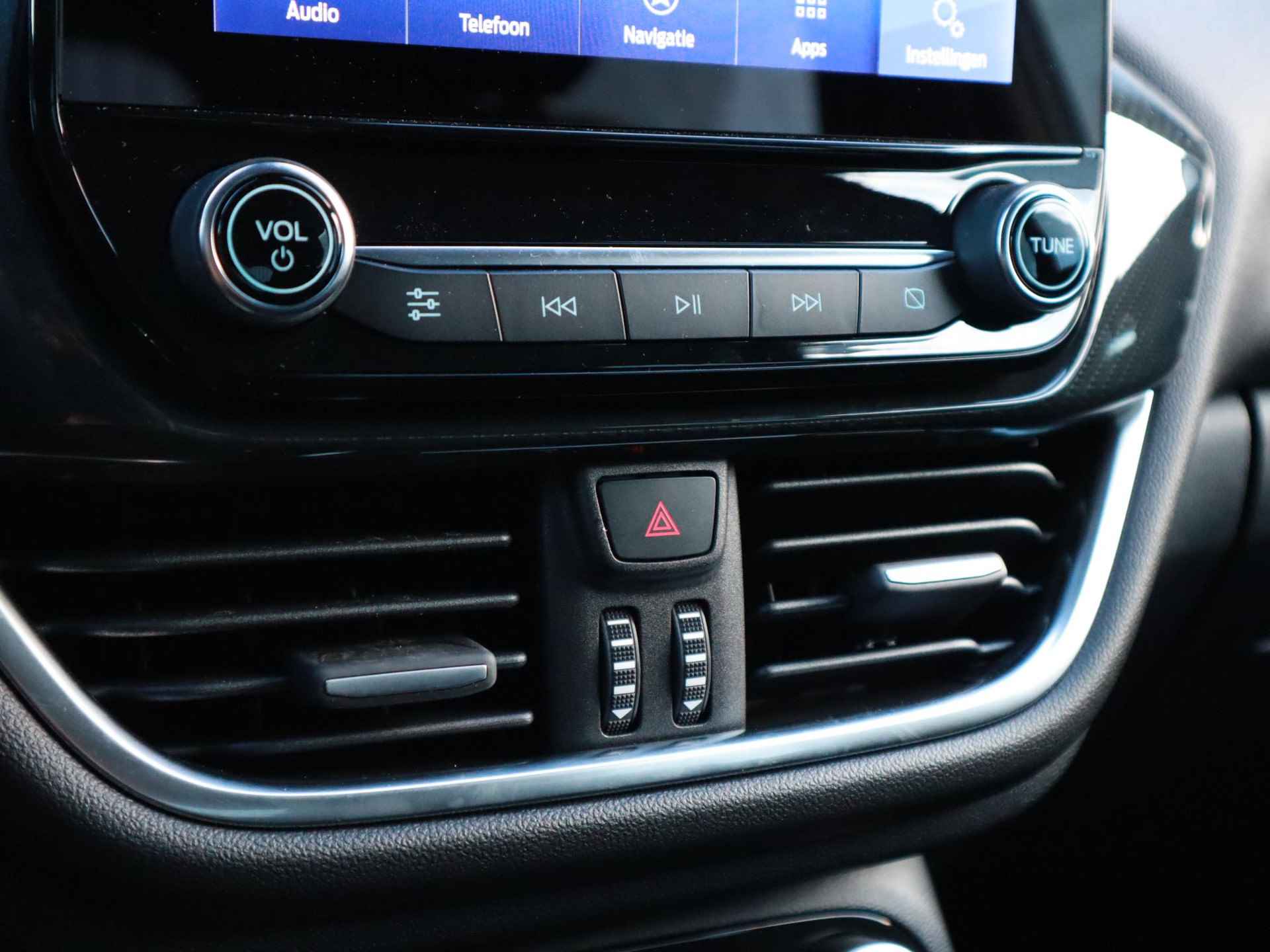 Ford Puma 1.0 EcoBoost Hybrid Titanium 125pk | DEMO | direct leverbaar | Stoel- stuur en voorruitverwarming | Verlengde garantie | 17 inch ST Line velgen | Navigatie | Cruise control - 38/53