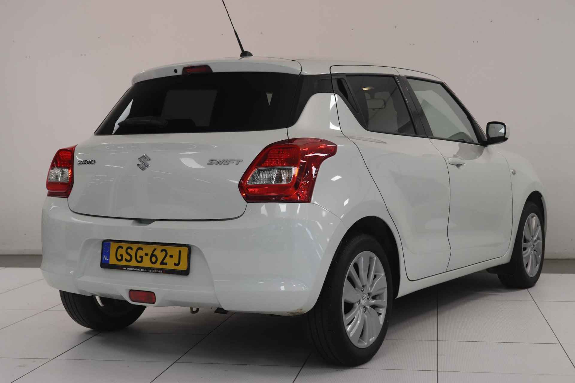 Suzuki Swift 1.2 Select | Automaat | Airco | android auto apple carplay | cruise control adaptief | - 3/29