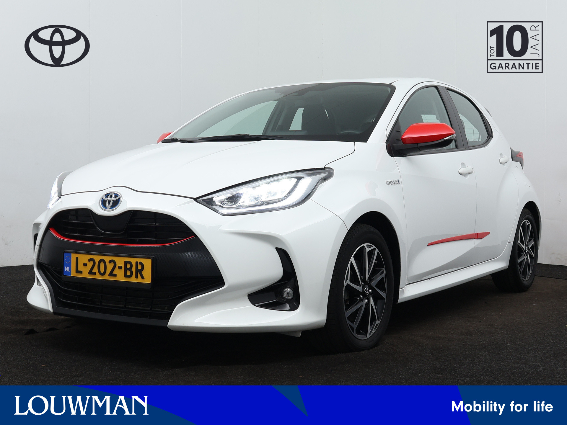 Toyota Yaris 1.5 Hybrid Dynamic | Navigatie | Apple CarPlay | Trekhaak | Camera | bij viaBOVAG.nl