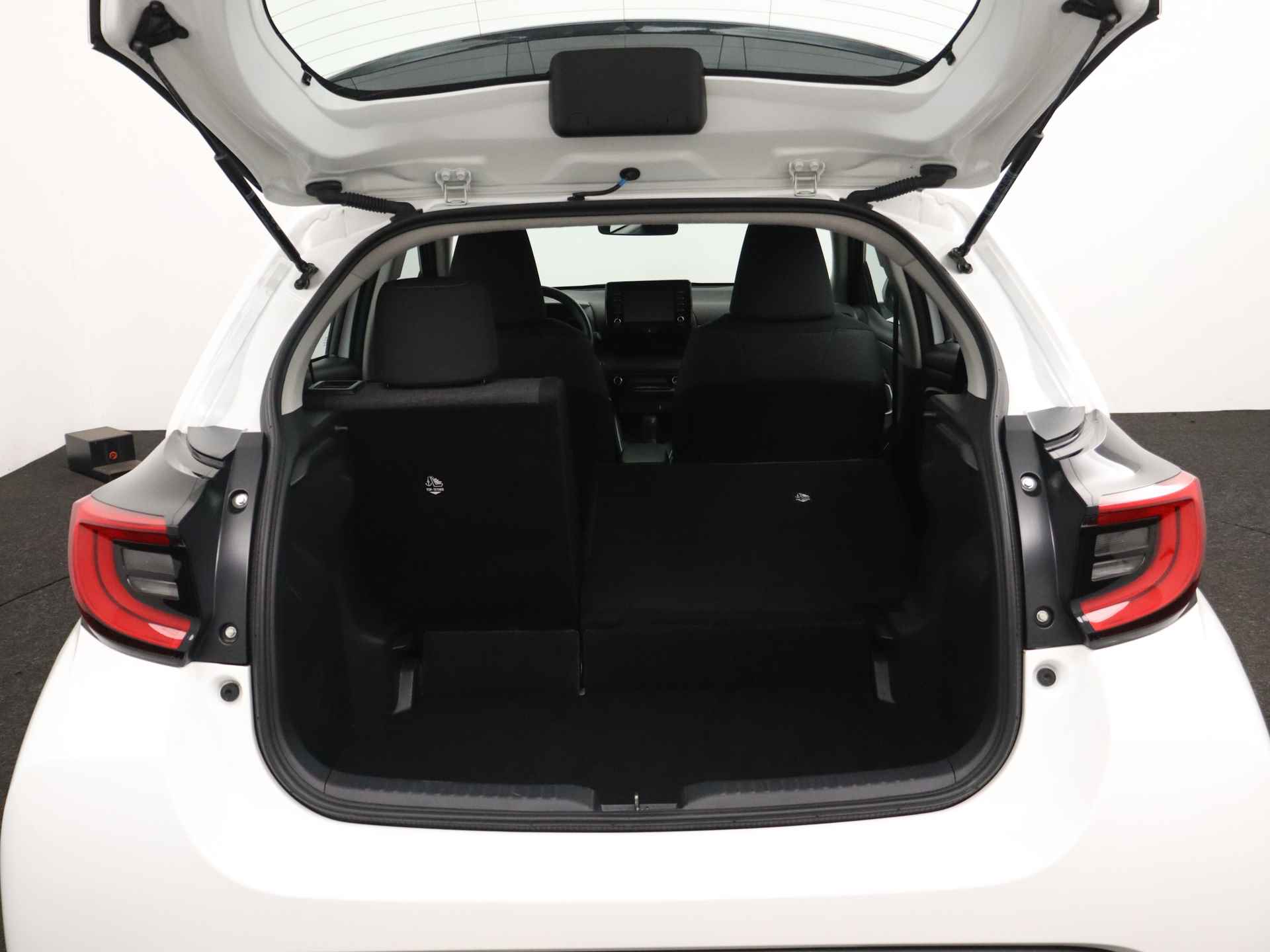 Toyota Yaris 1.5 Hybrid Dynamic | Navigatie | Apple CarPlay | Trekhaak | Camera | - 35/41