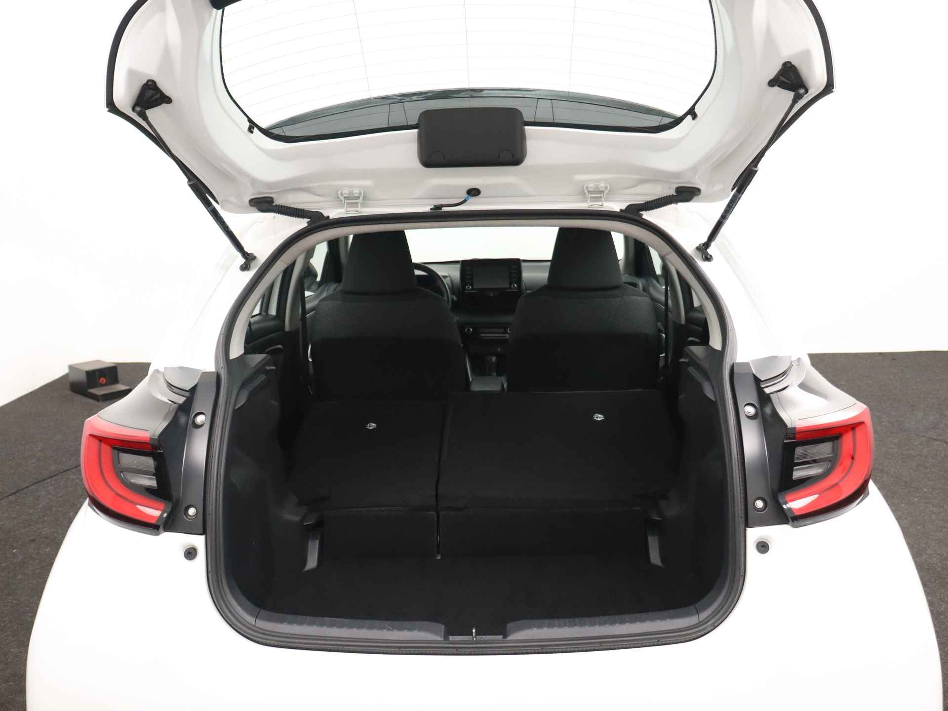 Toyota Yaris 1.5 Hybrid Dynamic | Navigatie | Apple CarPlay | Trekhaak | Camera | - 36/41