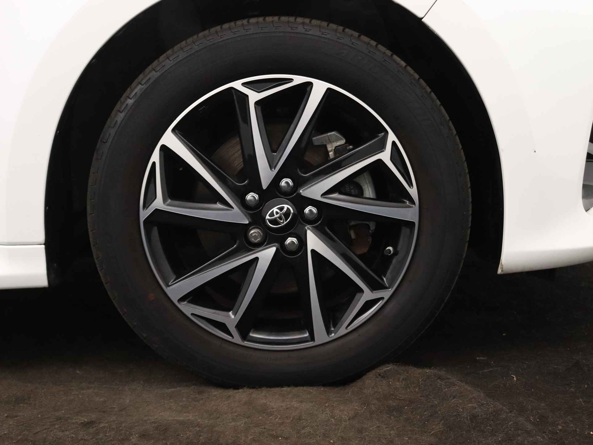 Toyota Yaris 1.5 Hybrid Dynamic | Navigatie | Apple CarPlay | Trekhaak | Camera | - 39/41