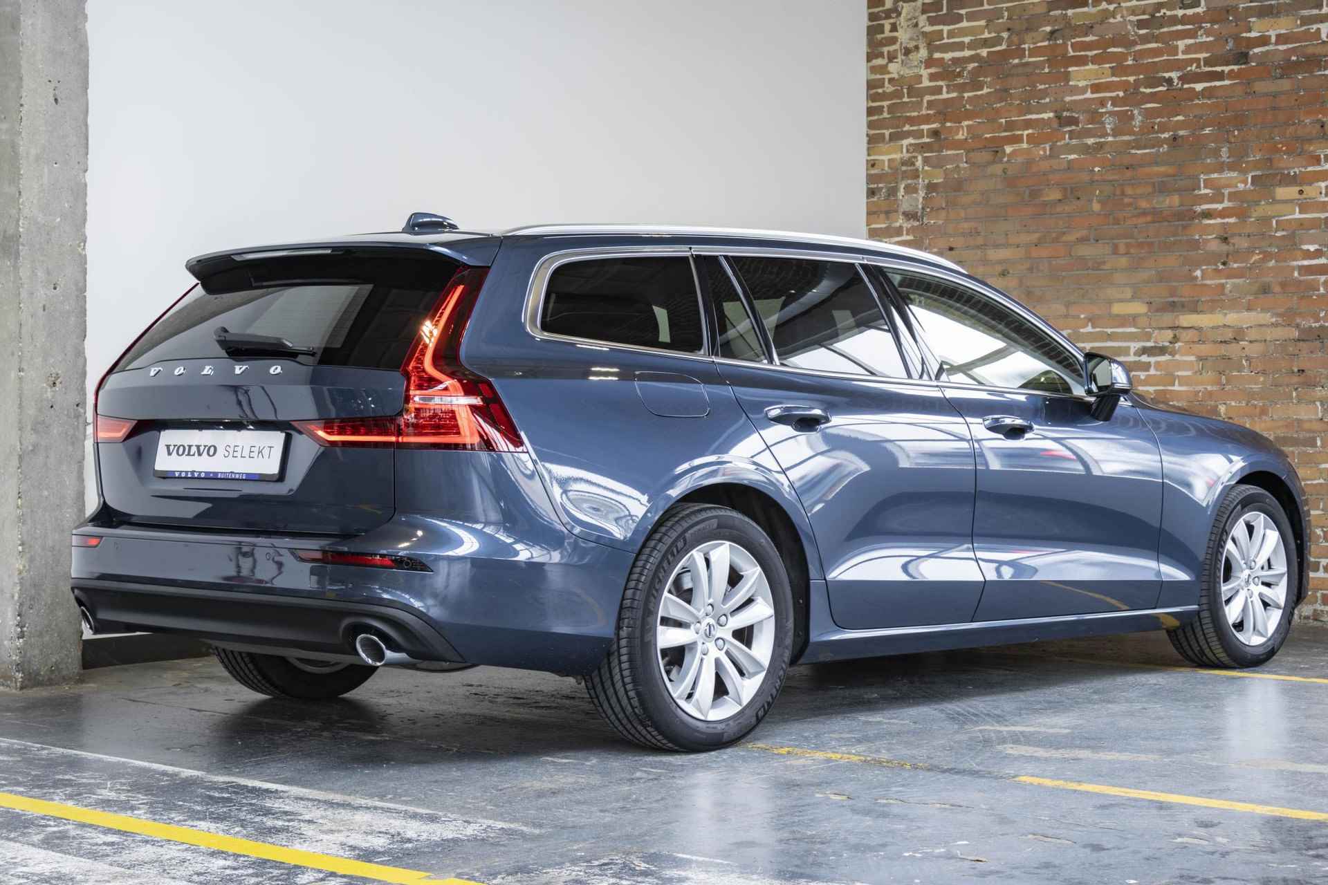 Volvo V60 B4 Automaat Business Pro | Blind Spot | Parkeercamera | Park Assist voor en achter | Adaptive cruise control | Extra getint glas | Keyless entree - 4/40