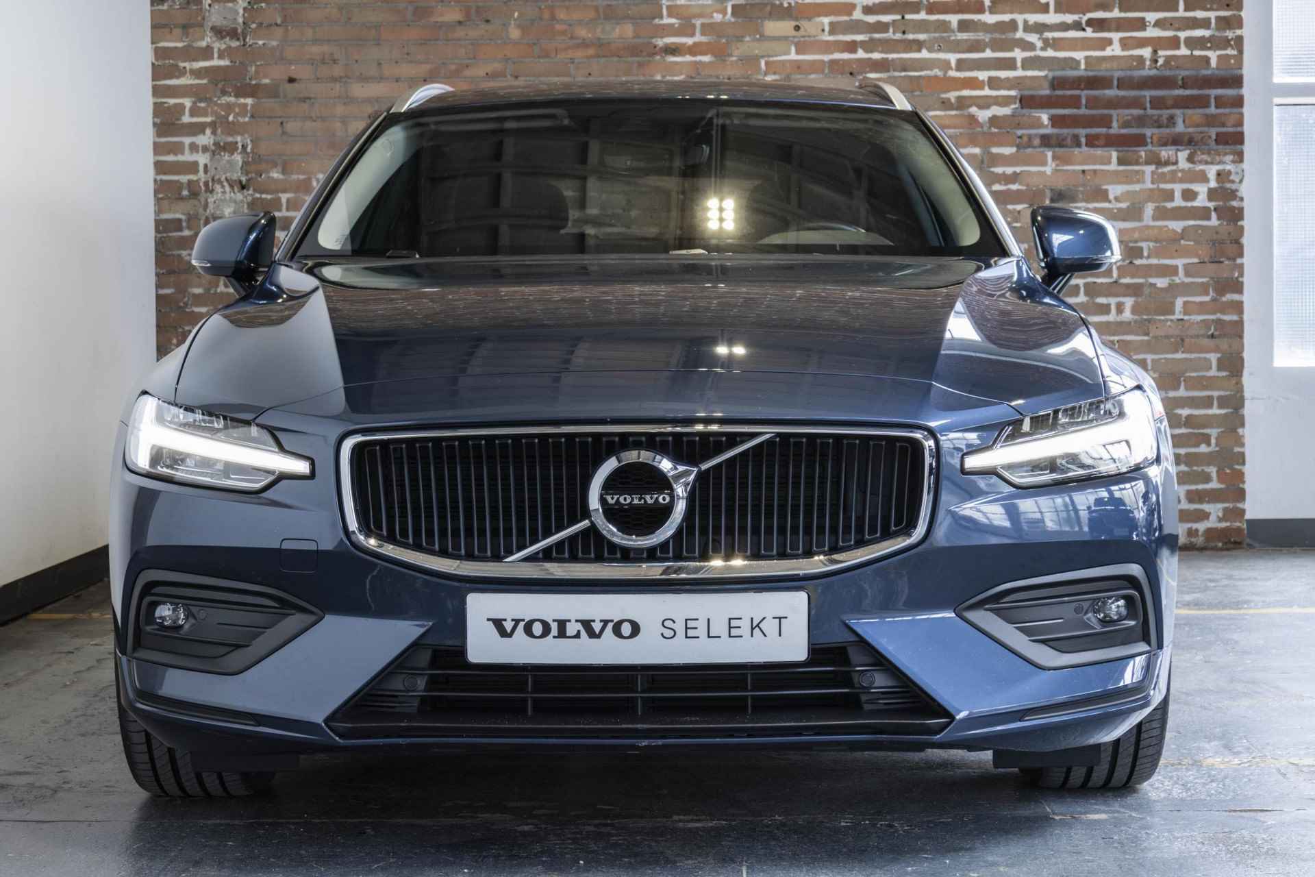 Volvo V60 B4 Automaat Business Pro | Blind Spot | Parkeercamera | Park Assist voor en achter | Adaptive cruise control | Extra getint glas | Keyless entree - 9/40