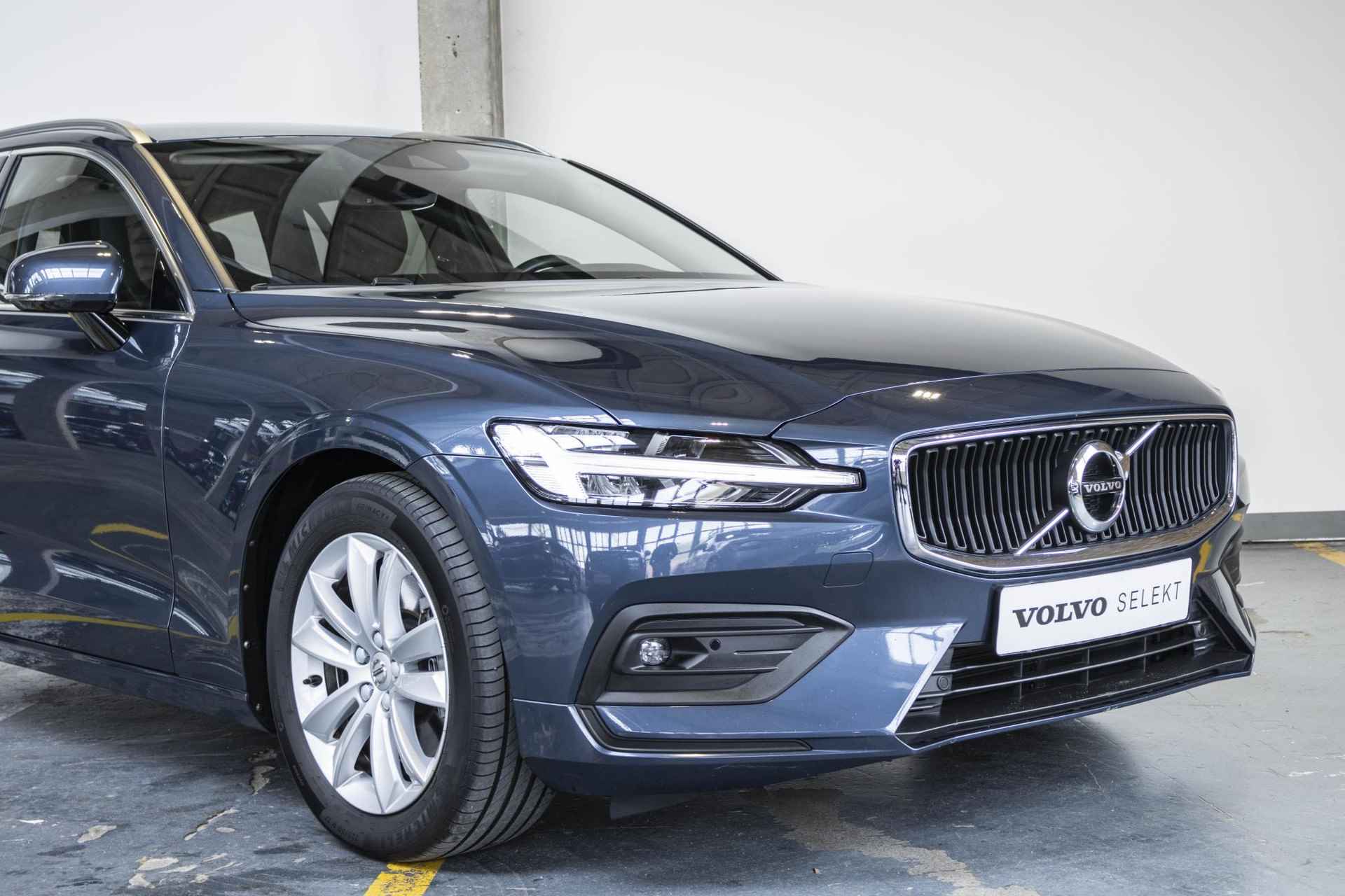 Volvo V60 B4 Automaat Business Pro | Blind Spot | Parkeercamera | Park Assist voor en achter | Adaptive cruise control | Extra getint glas | Keyless entree - 10/40