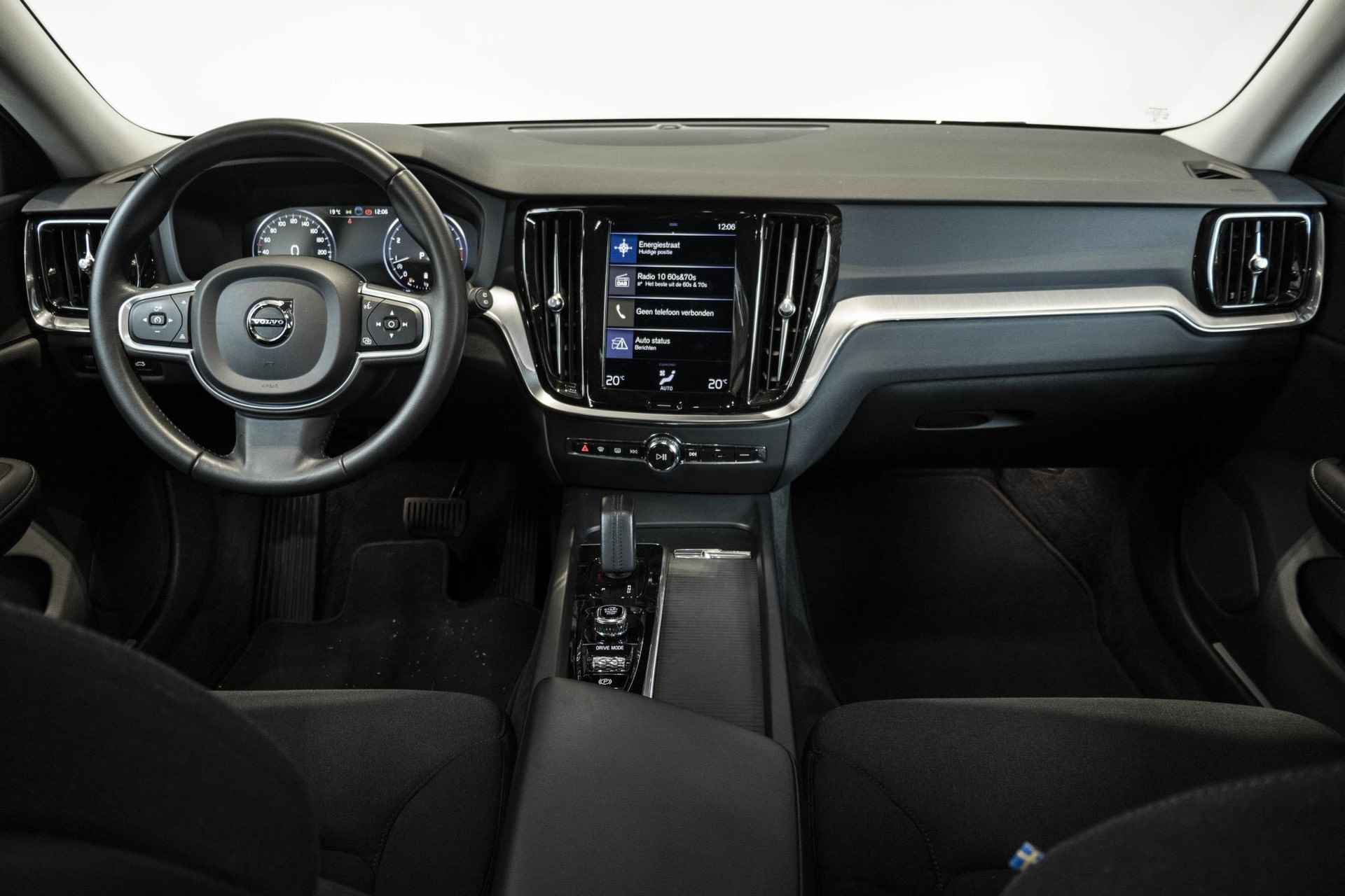 Volvo V60 B4 Automaat Business Pro | Blind Spot | Parkeercamera | Park Assist voor en achter | Adaptive cruise control | Extra getint glas | Keyless entree - 22/40
