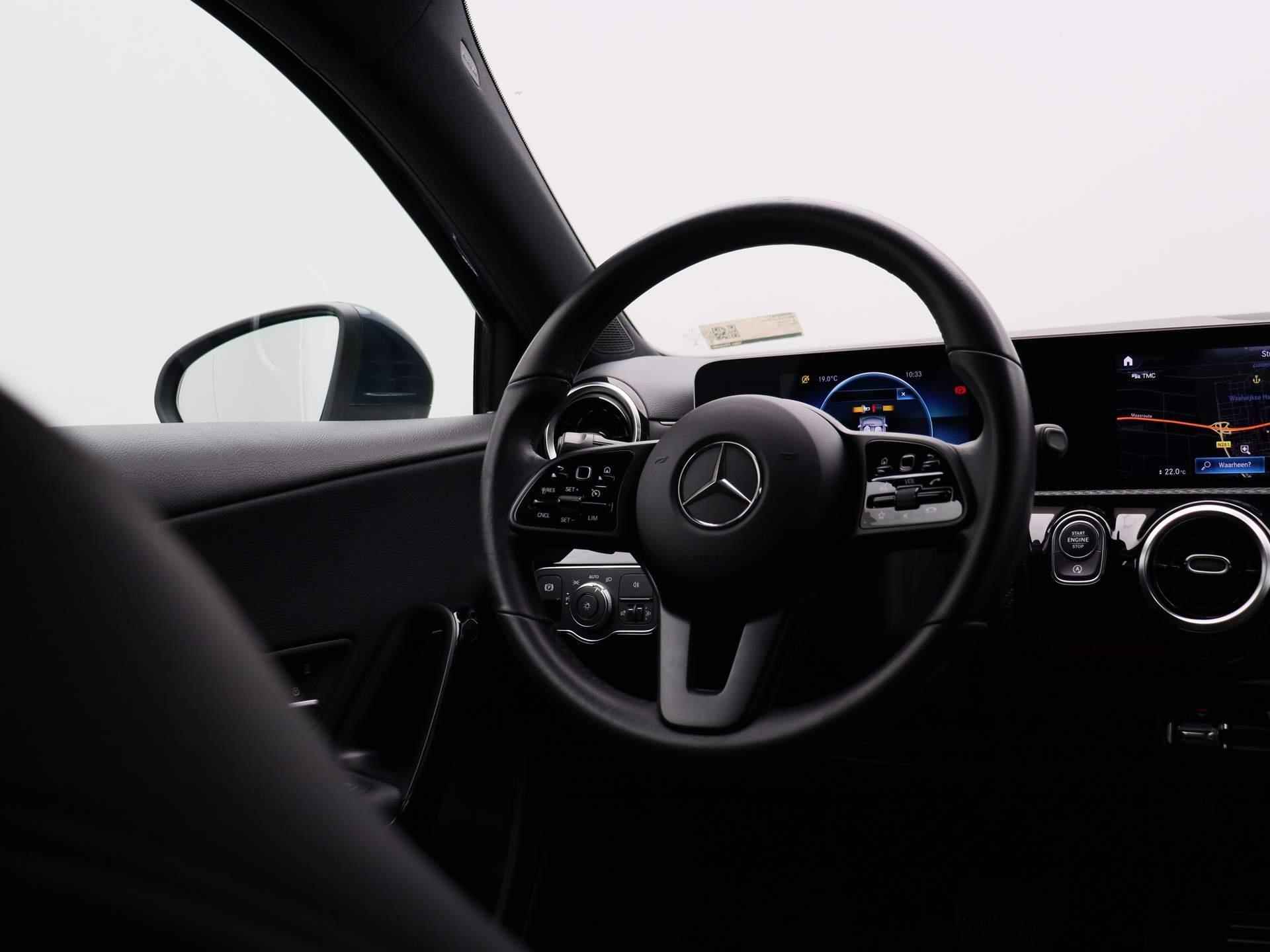 Mercedes-Benz A-klasse 180 d Business Solution | Navi | Cruise | PDC V+A | LED | Camera | Wide Screen | Half-Leder | Comfort Stoelen | - 11/39