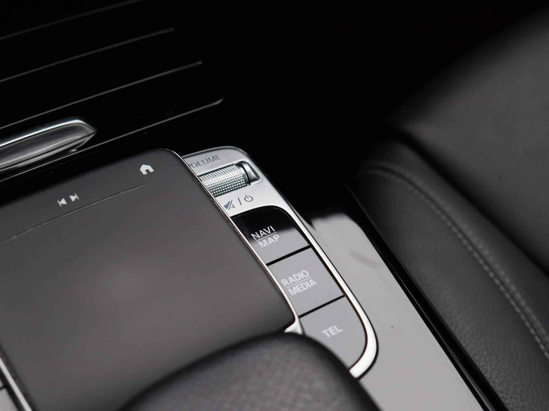 Mercedes-Benz A-klasse 180 d Business Solution | Navi | Cruise | PDC V+A | LED | Camera | Wide Screen | Half-Leder | Comfort Stoelen | - 21/39