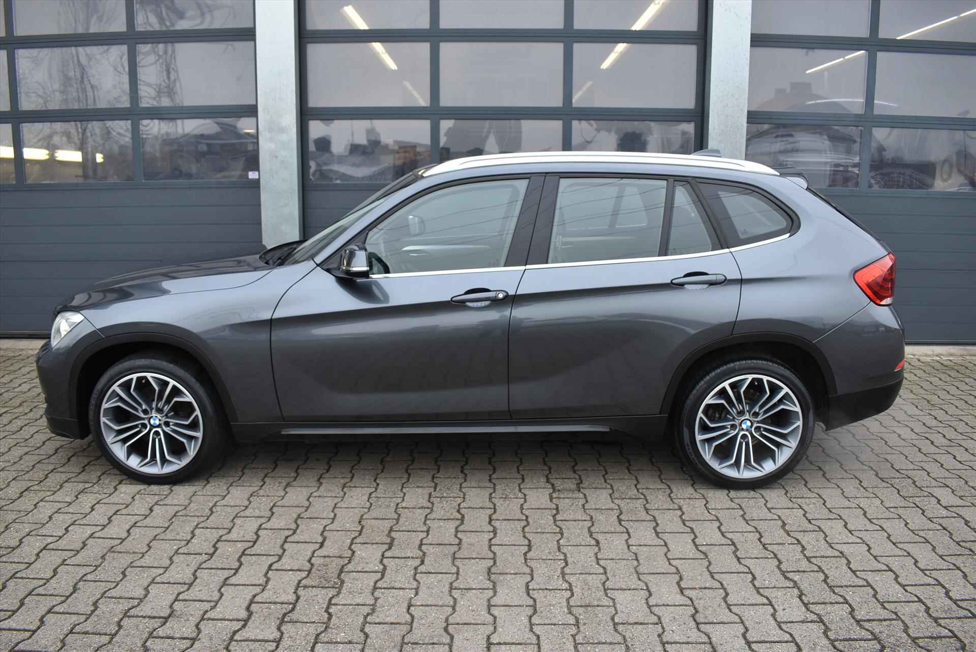 BMW X1 sDrive 20i 184pk Automaat High Executive - 2/39