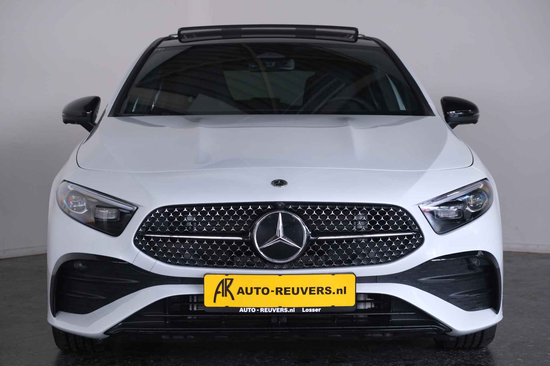 Mercedes-Benz A-Klasse 220 4MATIC AMG / Panorama / Opendak / Leder / LED / Burmester / Camera / Carplay - 5/35