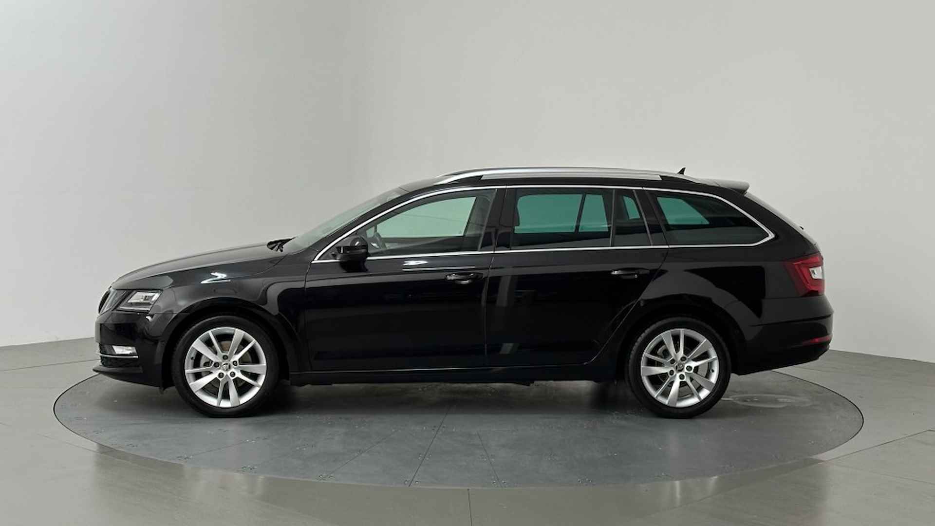 SKODA Octavia 1.0 TSI BNS EDITION PLUS CANTON XENON - 4/49