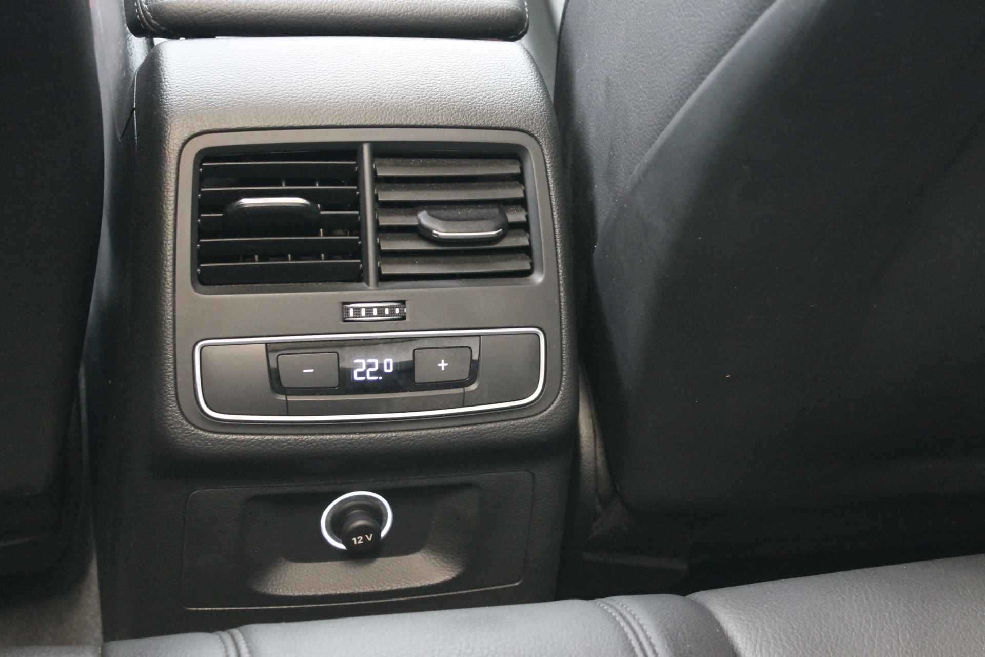 Audi A5 Cabriolet 2.0 TFSI 252pk MHEV Sport Pro Line S-line Nekverwarming/Lederen bekleding/Wegklapbare trekhaak/360° camera/Adaptive Cruise Control/Lane assist/DAB tuner 100% (Dealer) onderhouden label - 26/45