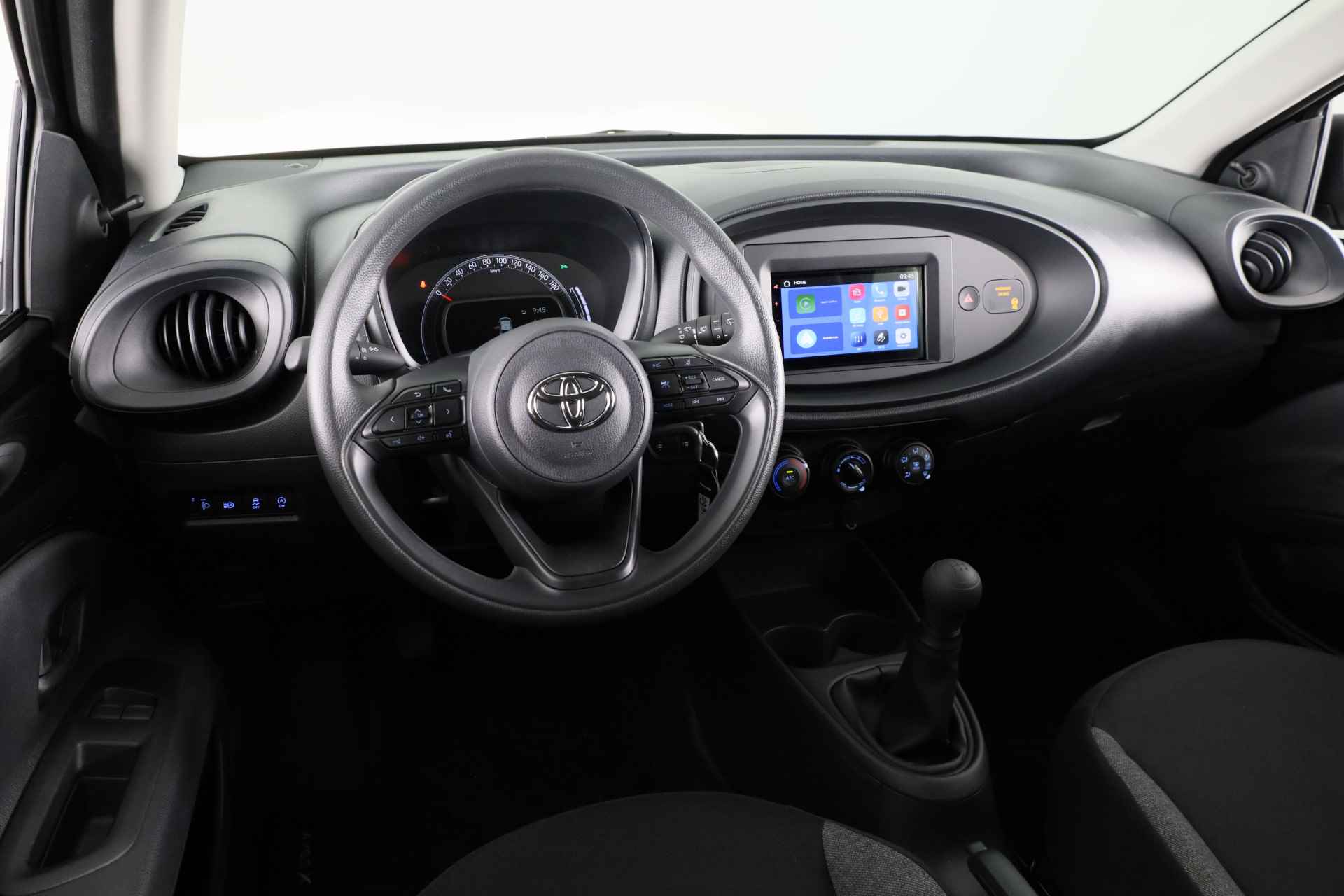 Toyota Aygo X 1.0 VVT-i MT Black & Red *Demo* | Apple Carplay / Android Auto | Parkeercamera | - 15/32