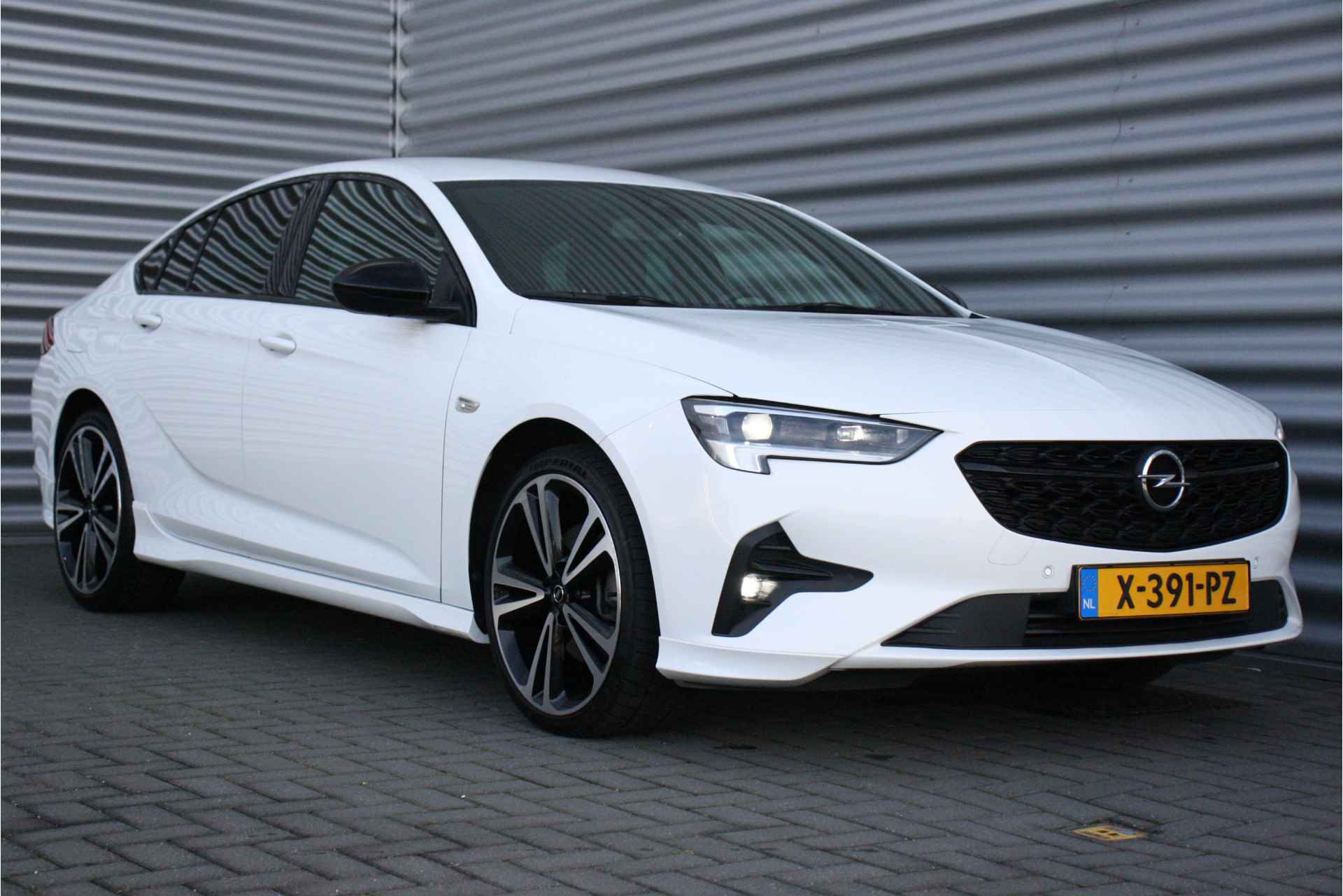 Opel Insignia GRAND SPORT 2.0 TURBO 200PK GS-LINE AUTOMAAT / NAVI / LEDER / CLIMA / LED-MATRIX / AGR / PDC / CAMERA / HUD / 20" LMV / OPC-LINE - 4/42