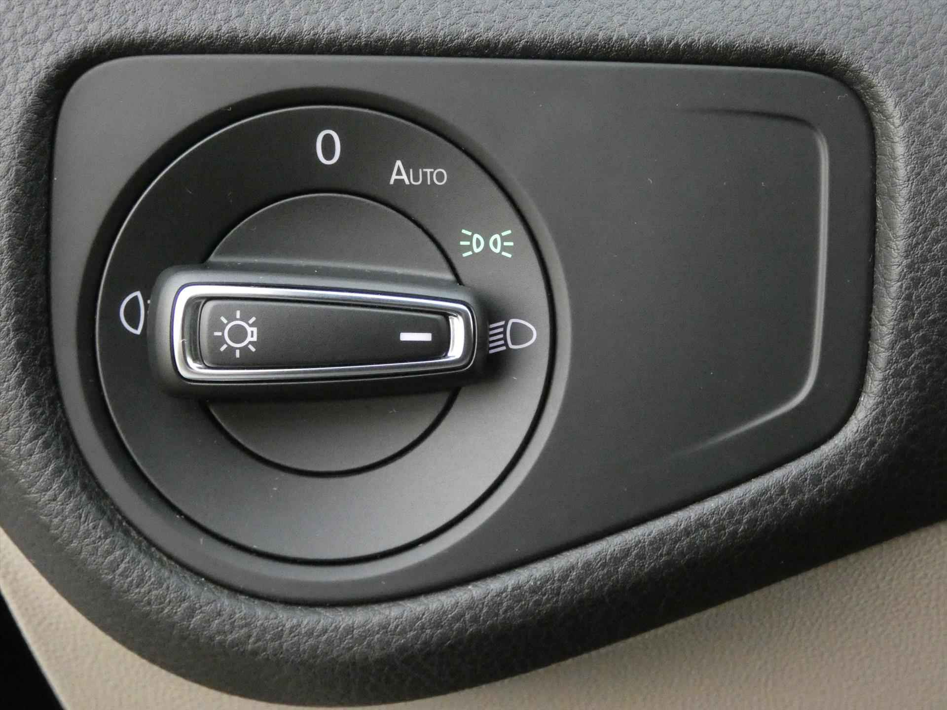 VOLKSWAGEN e-Golf e-Golf 36kWh E-DITION | Warmtepomp | DynAudio | Keyless | Led Plus | - 16/40