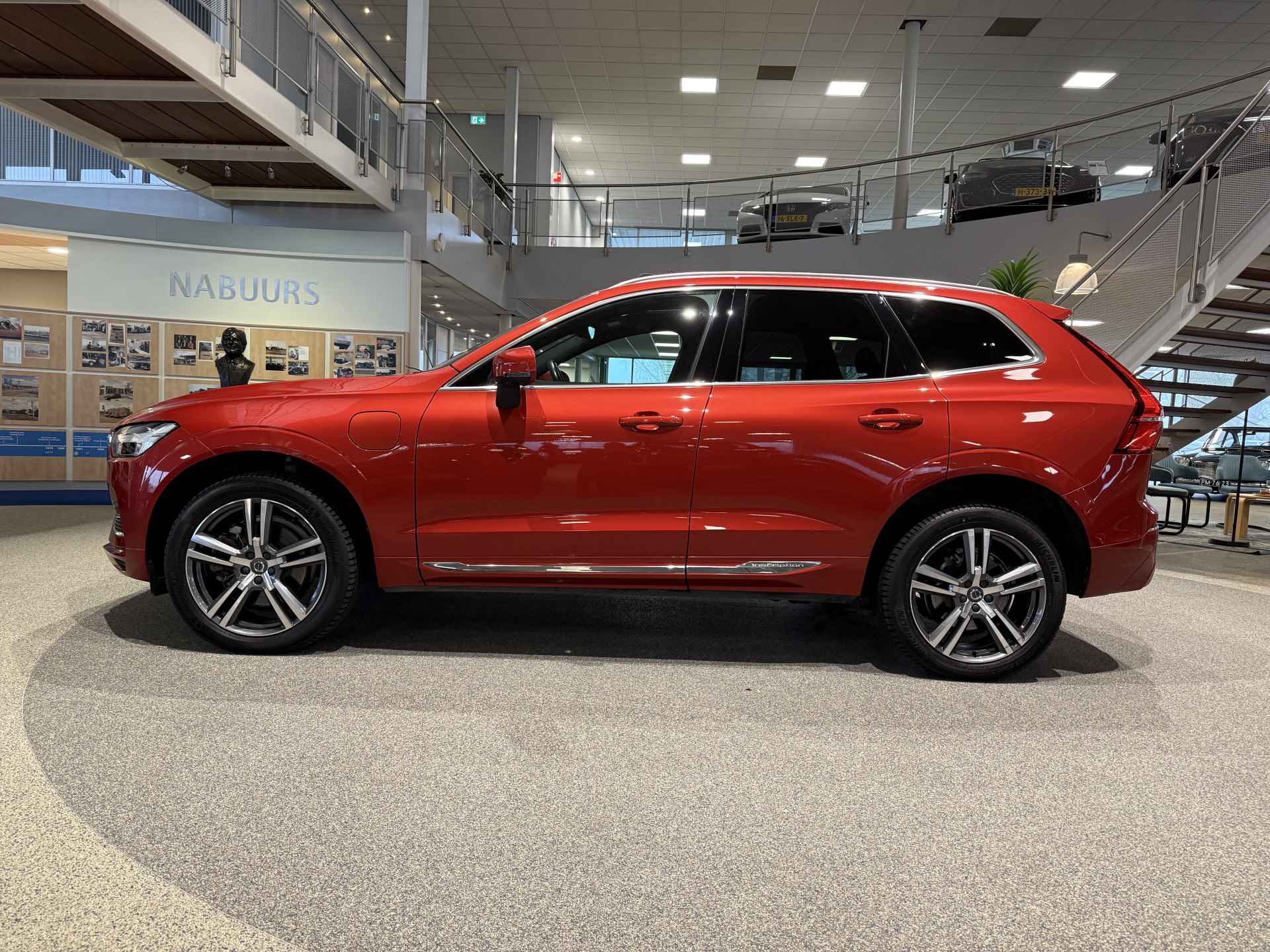 Volvo XC60 2.0 T8 AWD Inscription, Luchtvering, 360cam, HUD, H&K - 4/25