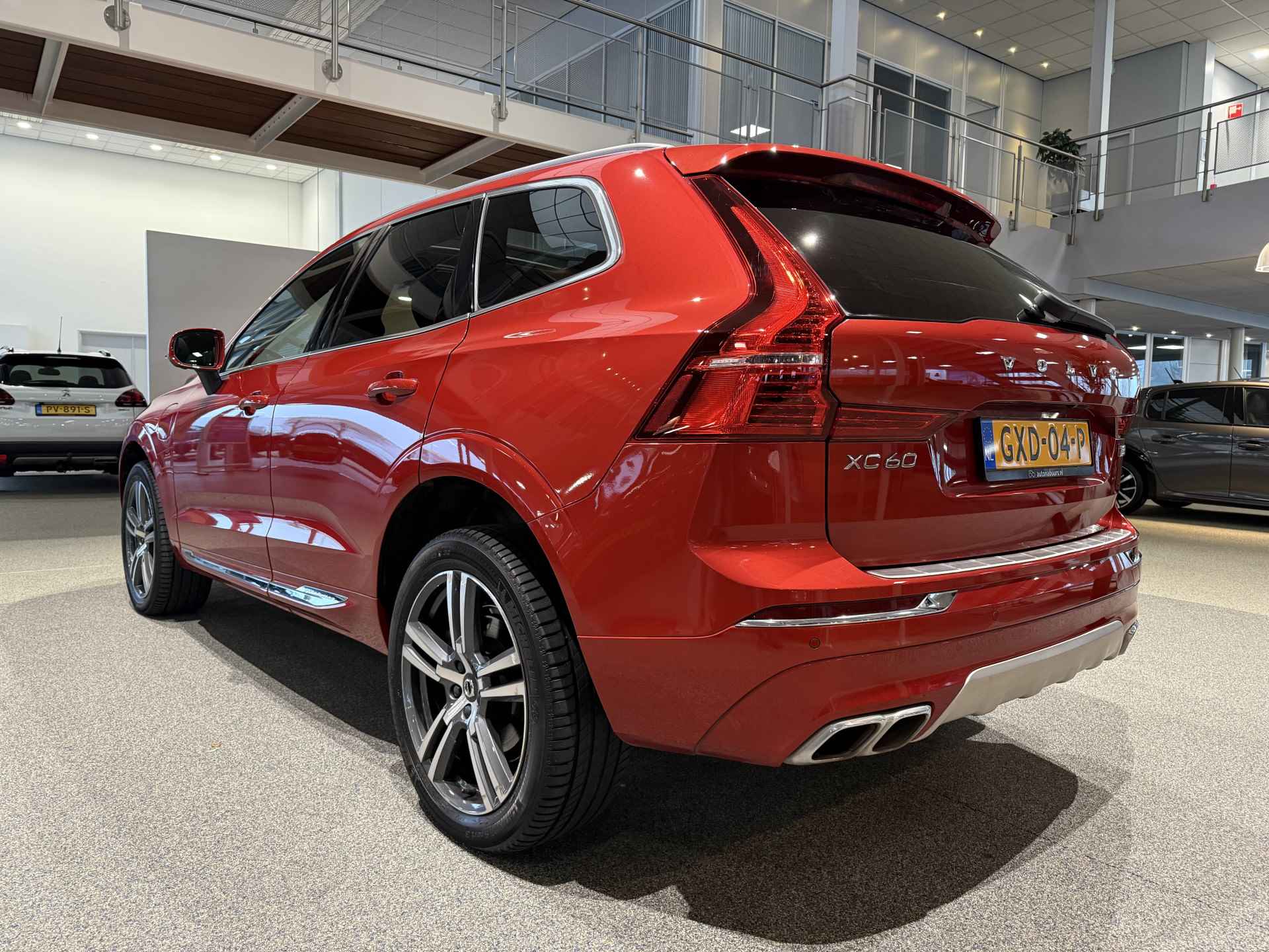 Volvo XC60 2.0 T8 AWD Inscription, Luchtvering, 360cam, HUD, H&K - 6/25