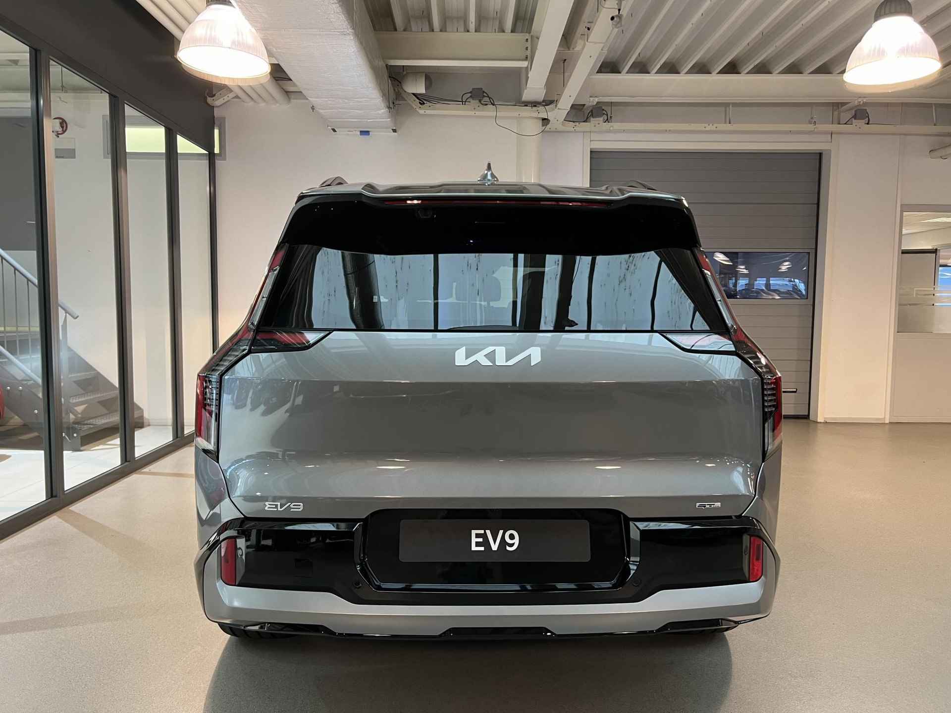 Kia EV9 Launch Edition GT-Line AWD 100 kWh | Te Bestellen! | Digitale Binnenspiegel | 360 Graden Camera | Stuurverwarming | Stoelverwarming-/Ventilatie V & A | Elektrische Achterklep | 21" LM Zwarte Velgen | - 5/59