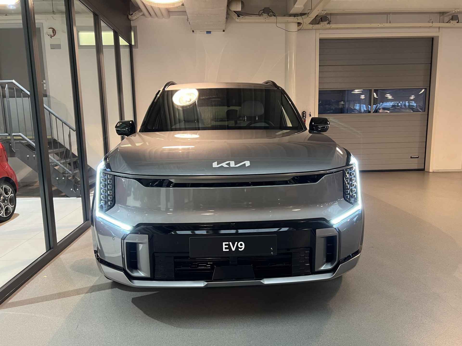 Kia EV9 Launch Edition GT-Line AWD 100 kWh | Te Bestellen! | Digitale Binnenspiegel | 360 Graden Camera | Stuurverwarming | Stoelverwarming-/Ventilatie V & A | Elektrische Achterklep | 21" LM Zwarte Velgen | - 9/59