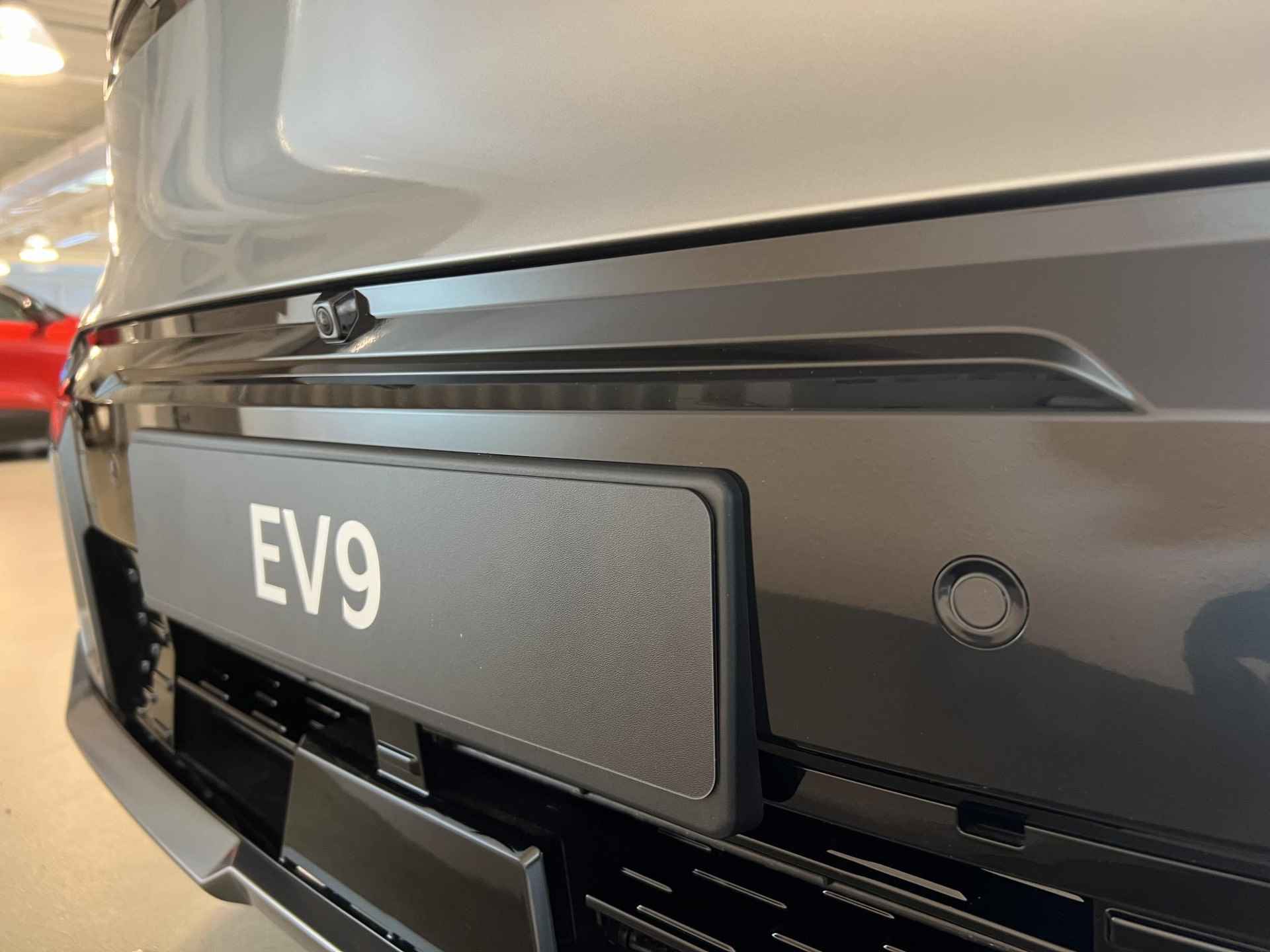 Kia EV9 Launch Edition GT-Line AWD 100 kWh | Te Bestellen! | Digitale Binnenspiegel | 360 Graden Camera | Stuurverwarming | Stoelverwarming-/Ventilatie V & A | Elektrische Achterklep | 21" LM Zwarte Velgen | - 15/59