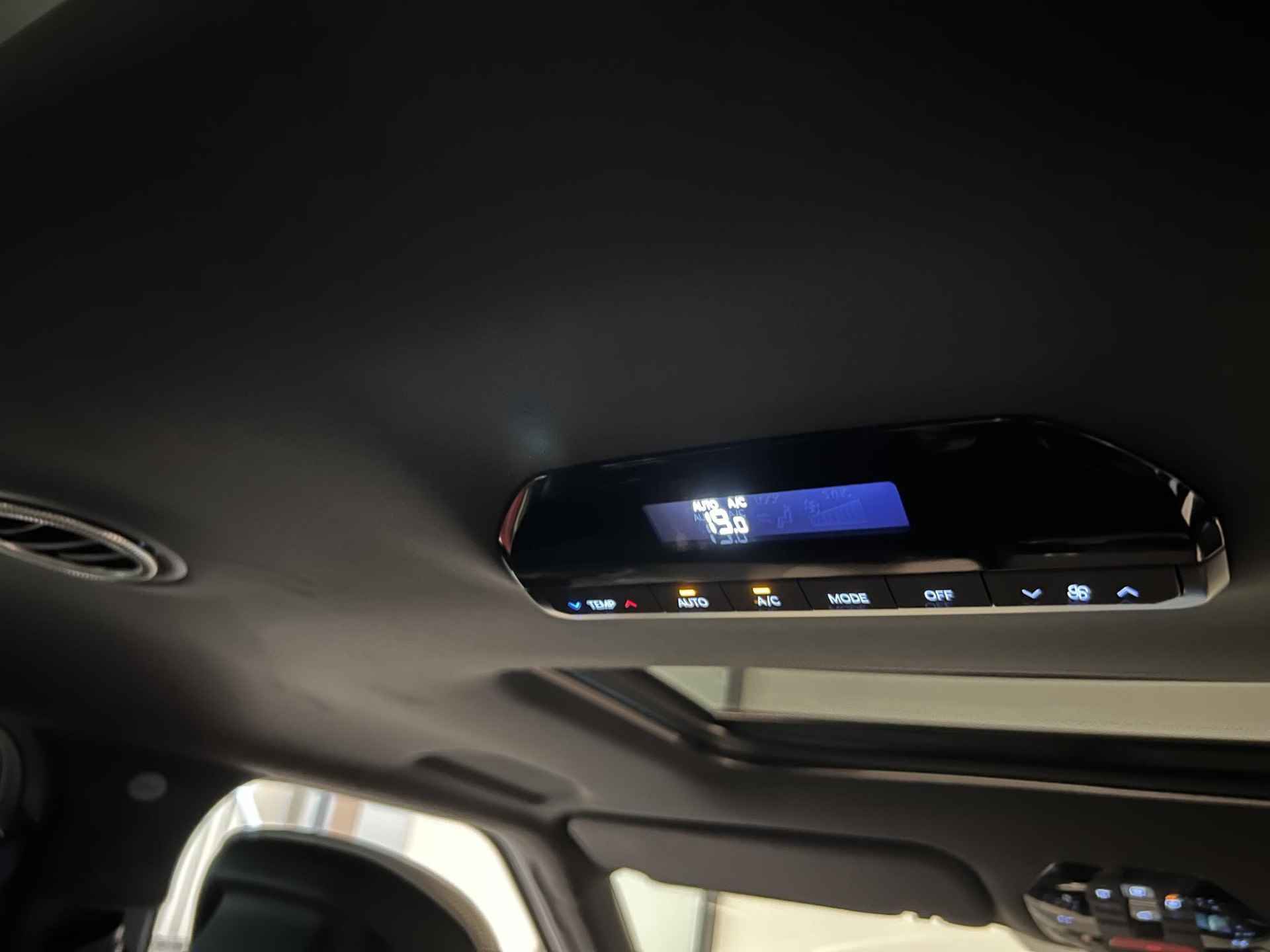Kia EV9 Launch Edition GT-Line AWD 100 kWh | Te Bestellen! | Digitale Binnenspiegel | 360 Graden Camera | Stuurverwarming | Stoelverwarming-/Ventilatie V & A | Elektrische Achterklep | 21" LM Zwarte Velgen | - 31/59