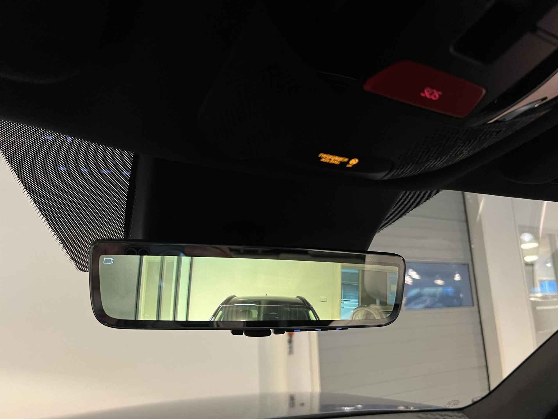 Kia EV9 Launch Edition GT-Line AWD 100 kWh | Te Bestellen! | Digitale Binnenspiegel | 360 Graden Camera | Stuurverwarming | Stoelverwarming-/Ventilatie V & A | Elektrische Achterklep | 21" LM Zwarte Velgen | - 51/59