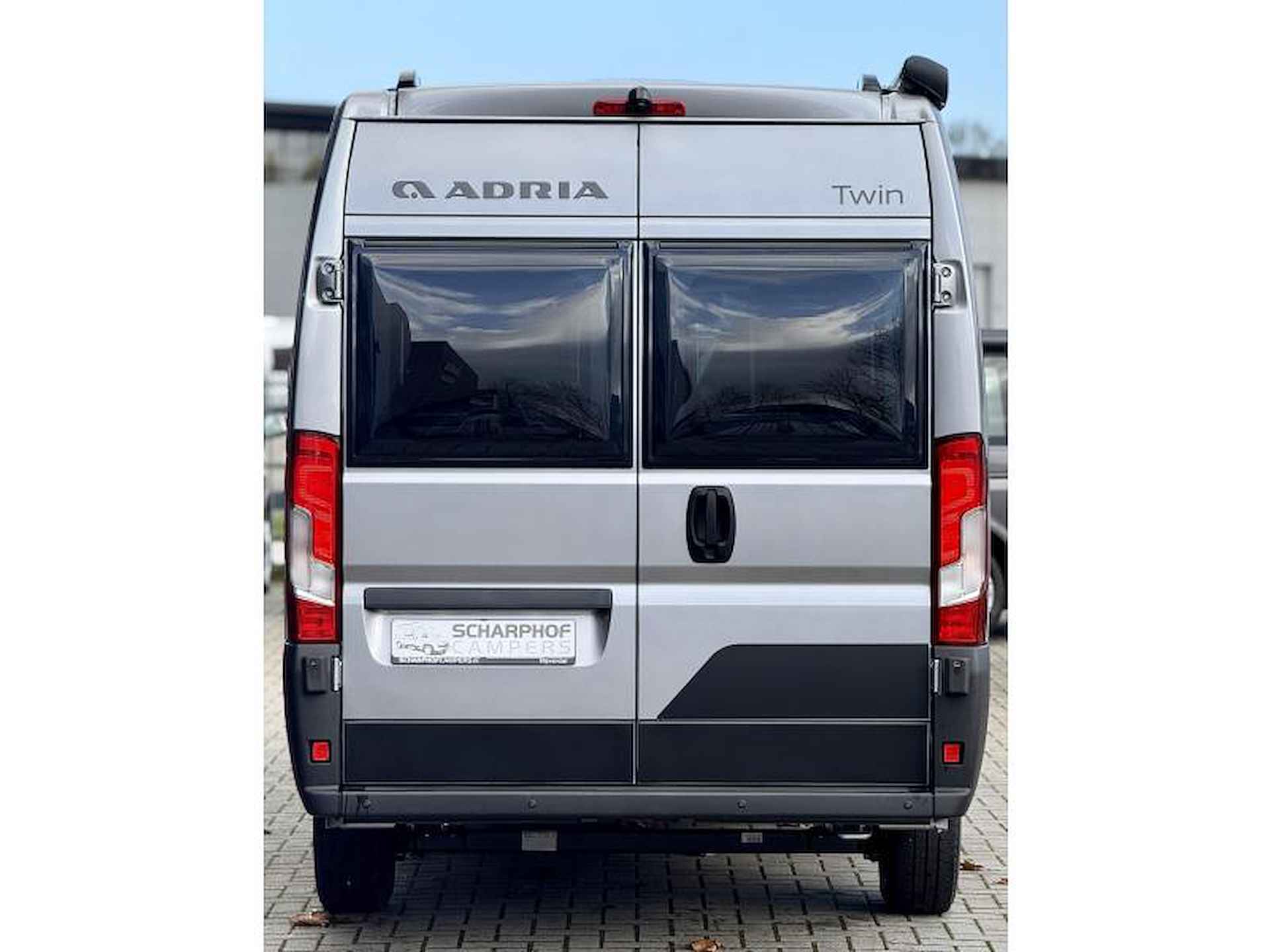 Adria Twin Supreme  640 SLB 180 pk aut - 21/22