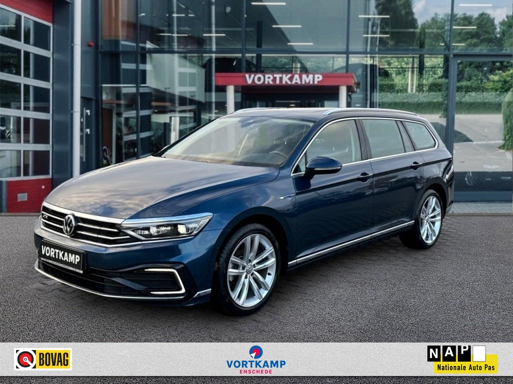 VOLKSWAGEN Passat Variant 1.4 TSI DSG GTE PANO-DAK/TREKHAAK/CAMERA/NAVI/ACC/STOELVERW