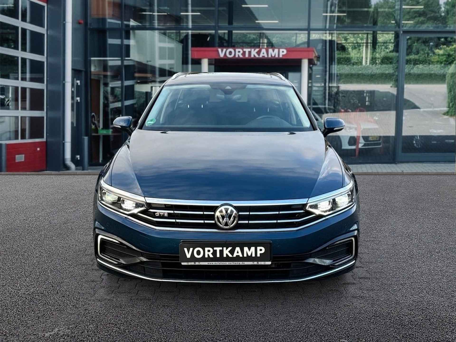 VOLKSWAGEN Passat Variant 1.4 TSI DSG GTE PANO-DAK/TREKHAAK/CAMERA/NAVI/ACC/STOELVERW - 2/27